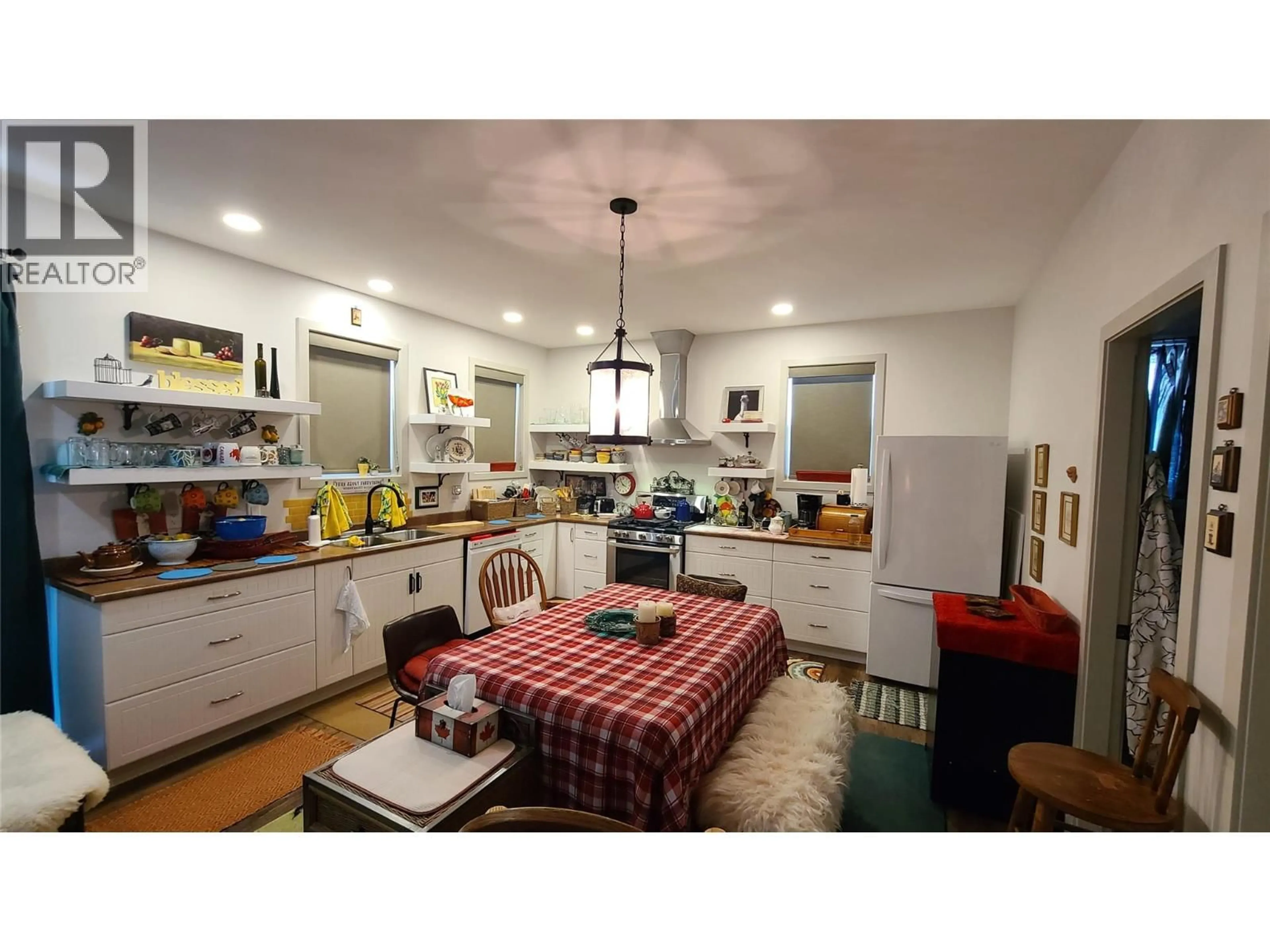 Open concept kitchen, unknown for 6941 MEADOWS DR DRIVE, Oliver British Columbia V0H1T4