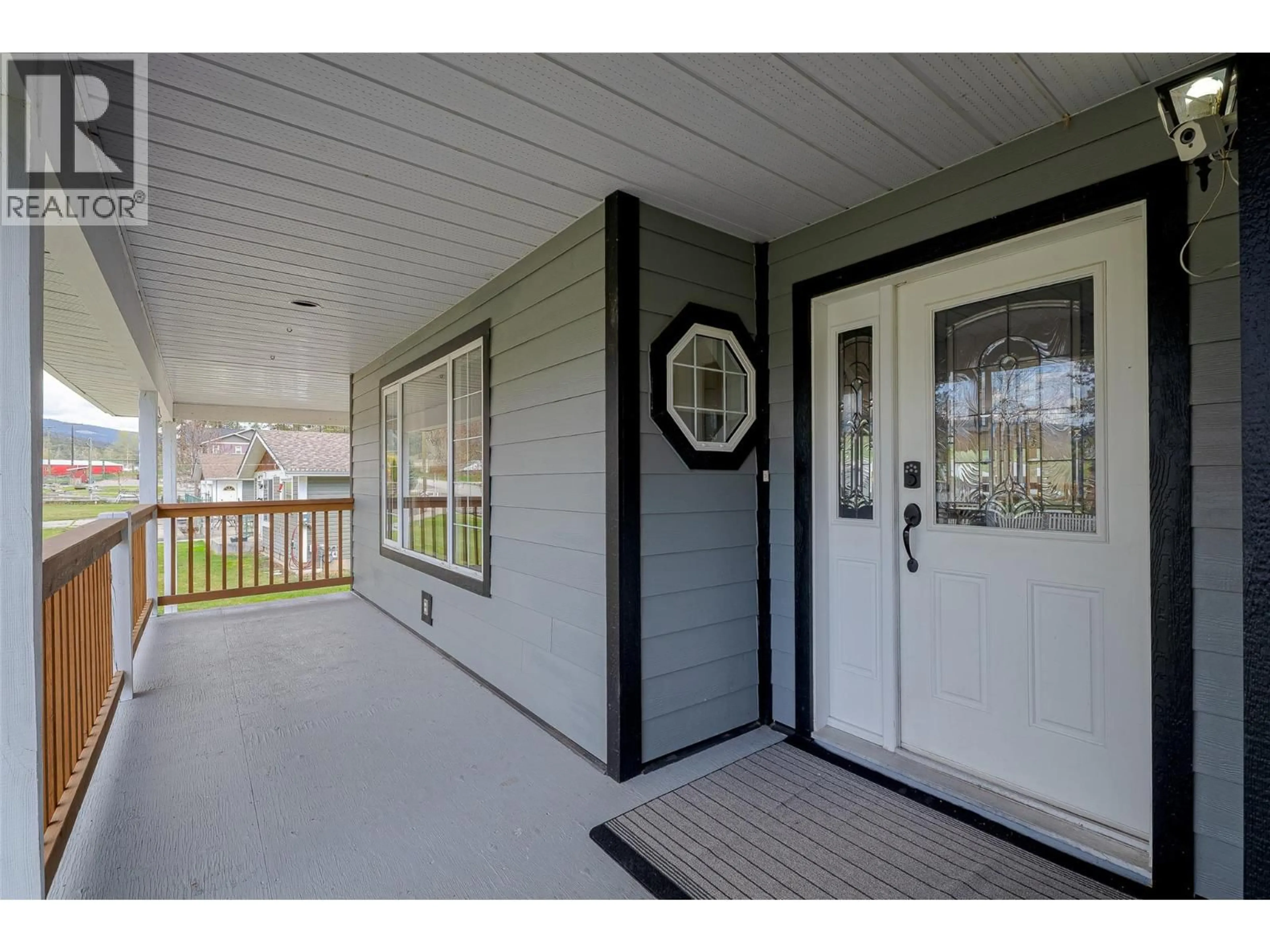 Indoor entryway for 493 MARSHALL ROAD, Merritt British Columbia V1K1N5