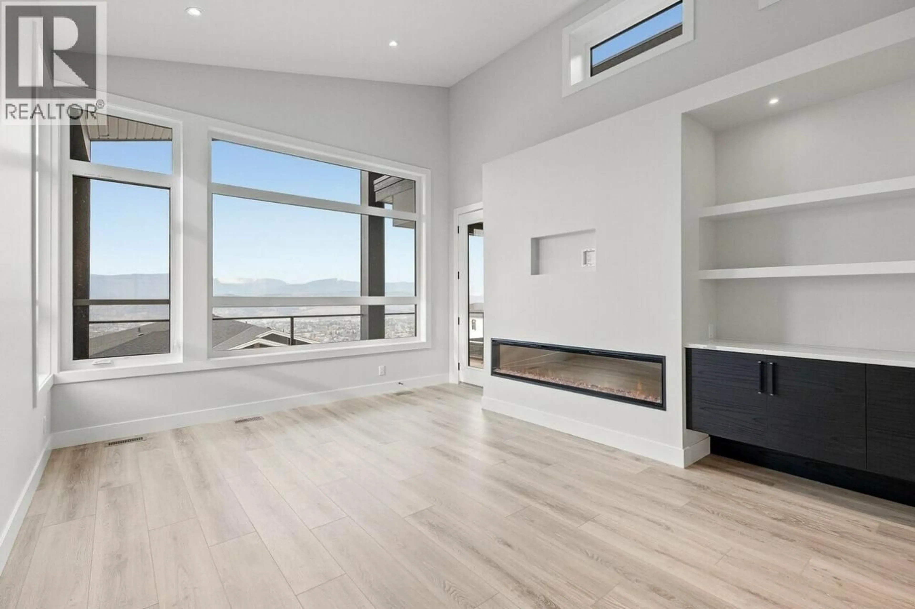 A pic of a room for 1221 LONE PINE DRIVE, Kelowna British Columbia V1P0A5