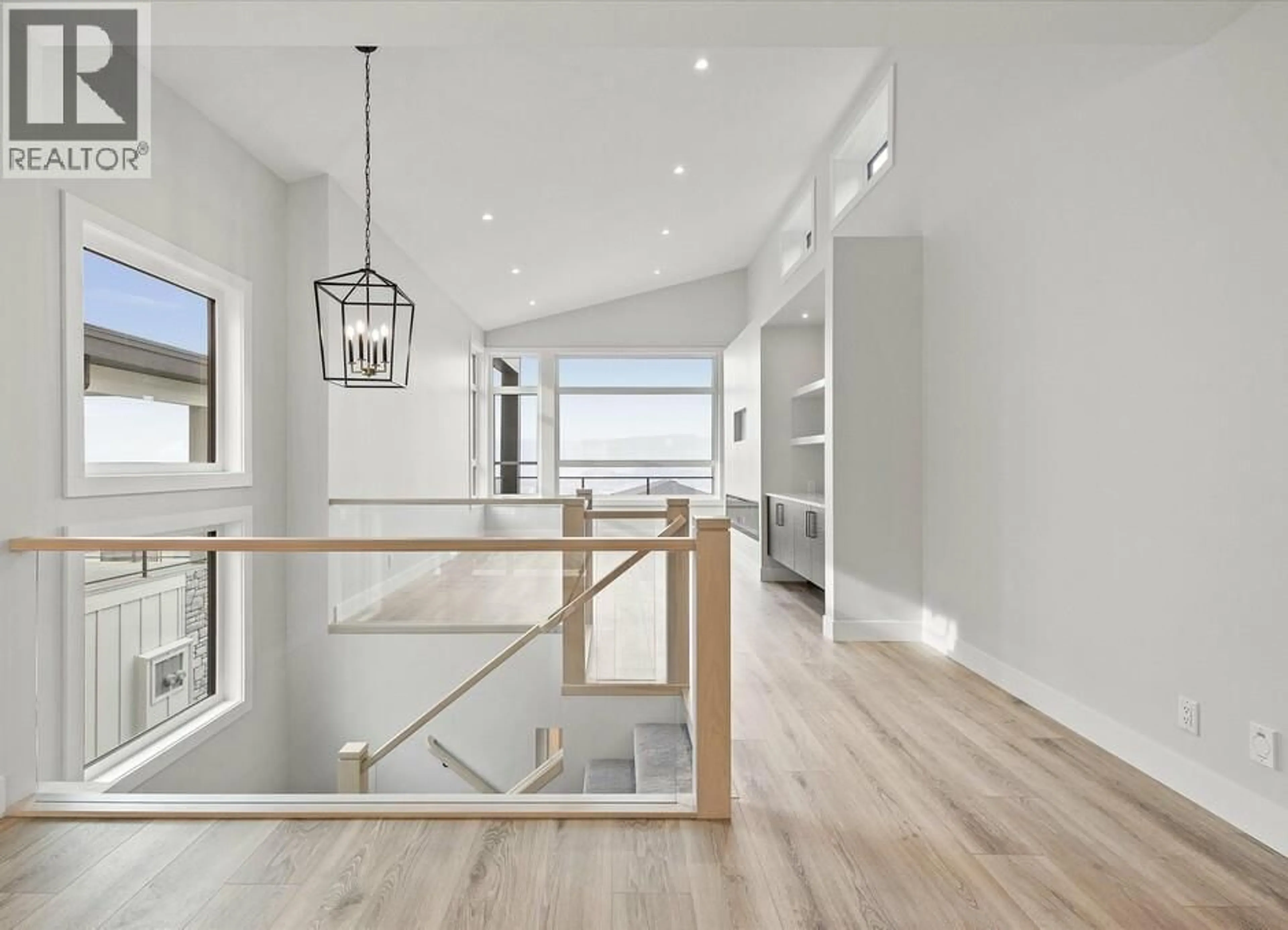 Unknown for 1221 LONE PINE DRIVE, Kelowna British Columbia V1P0A5