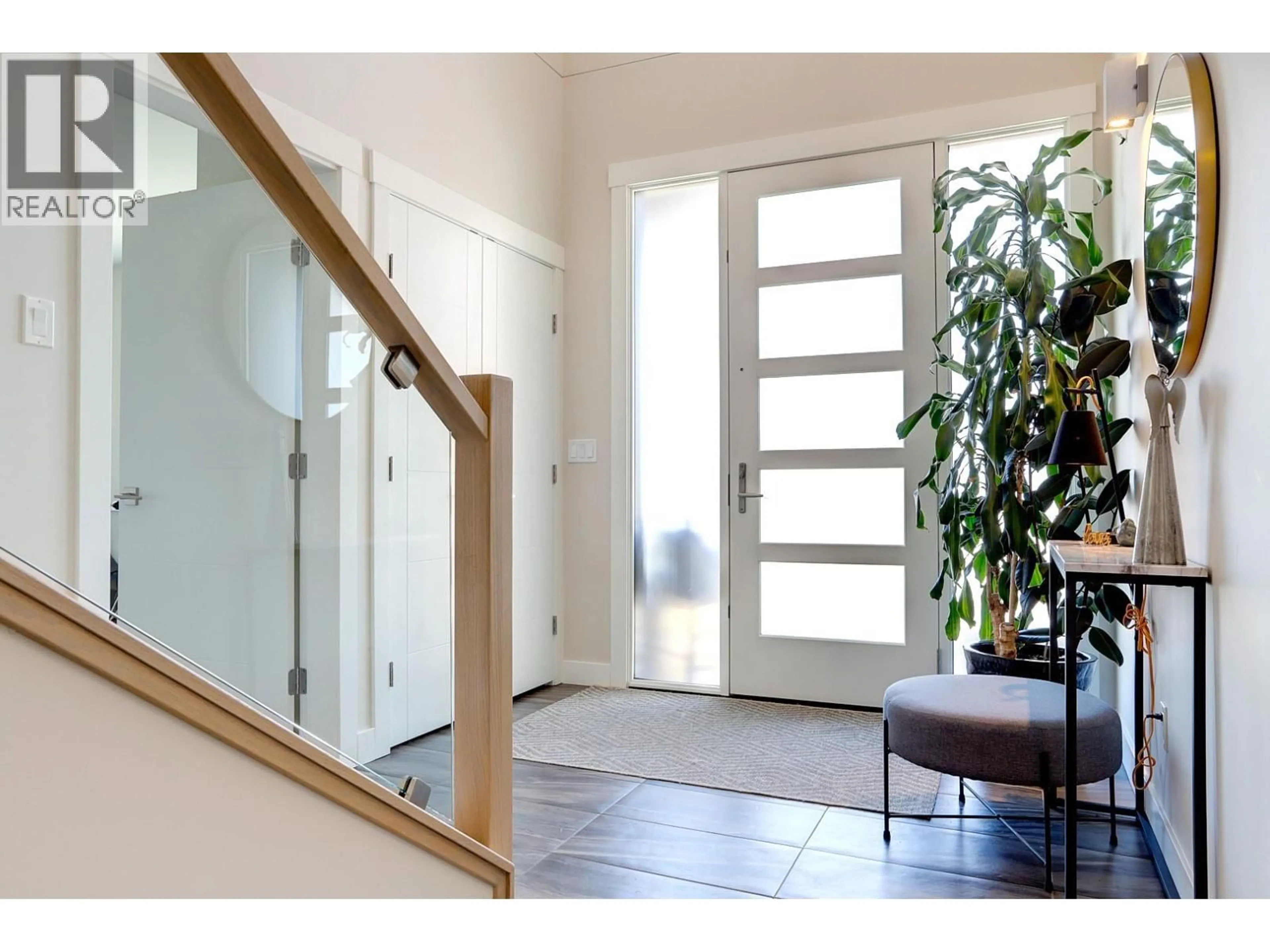 Indoor entryway for 7144 APEX DRIVE, Vernon British Columbia V1B4E4