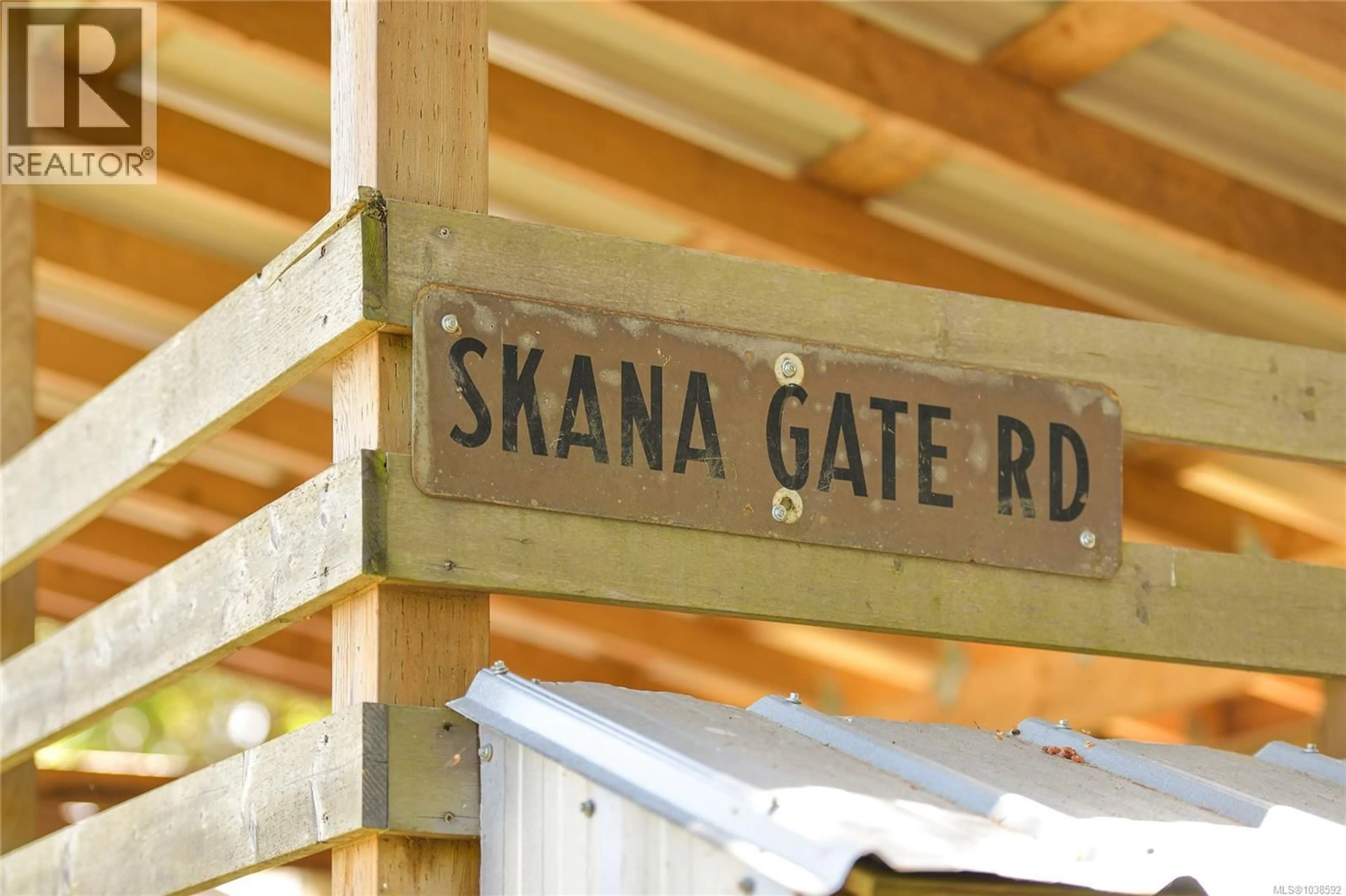 Standard kitchen, wood/laminate floor for 222 SKANA GATE ROAD, Mayne Island British Columbia V0N2J1
