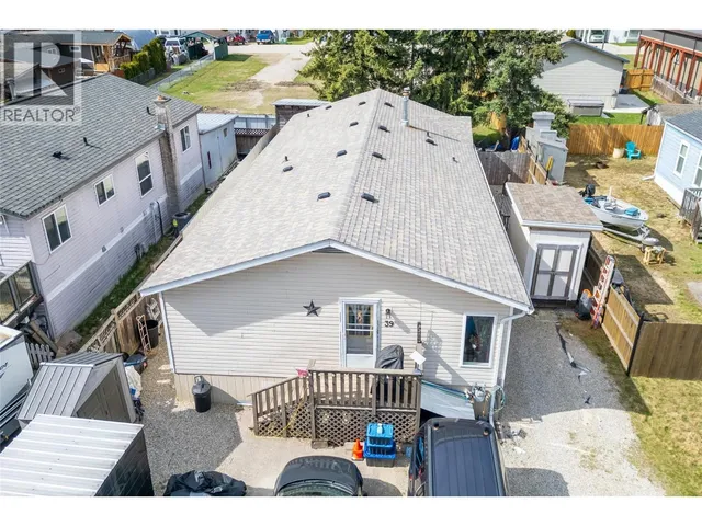 39 JOHNSON WAY, Revelstoke 4
