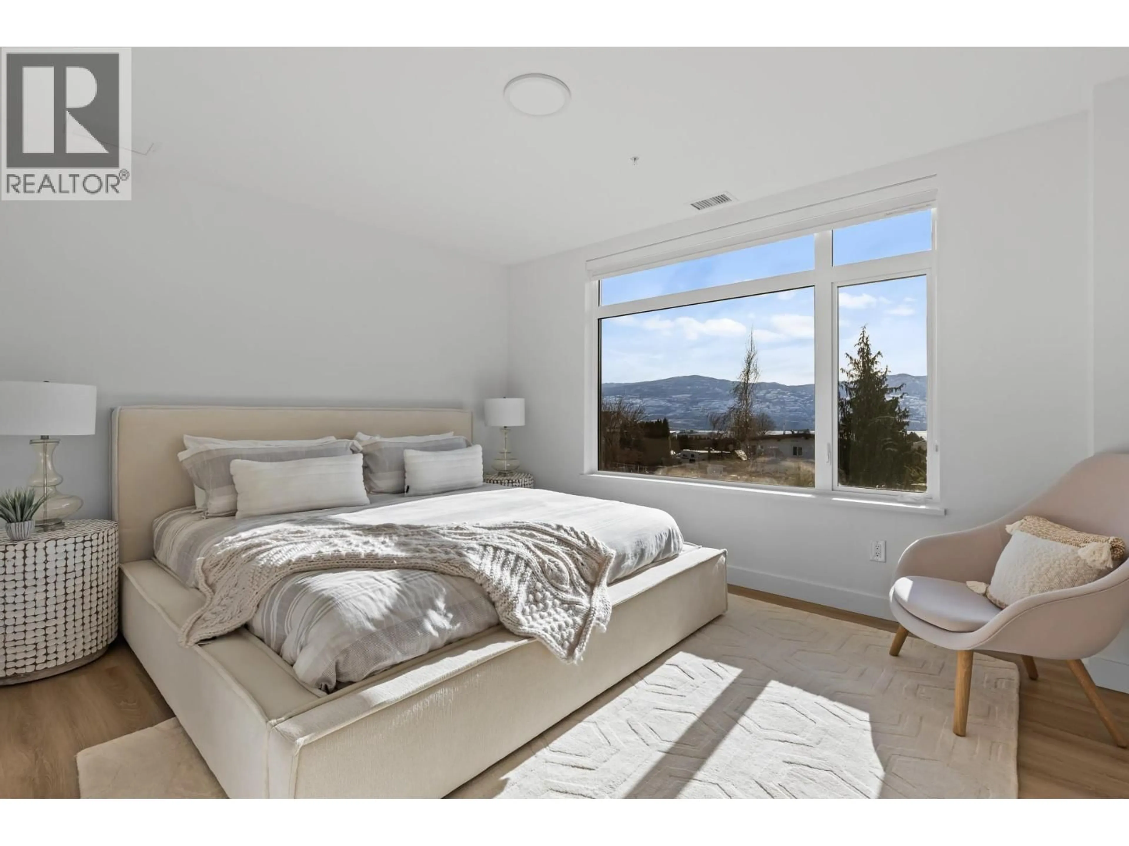 Bedroom with bed, unknown for 105 - 2780 OLALLA ROAD, West Kelowna British Columbia V1Z2A9
