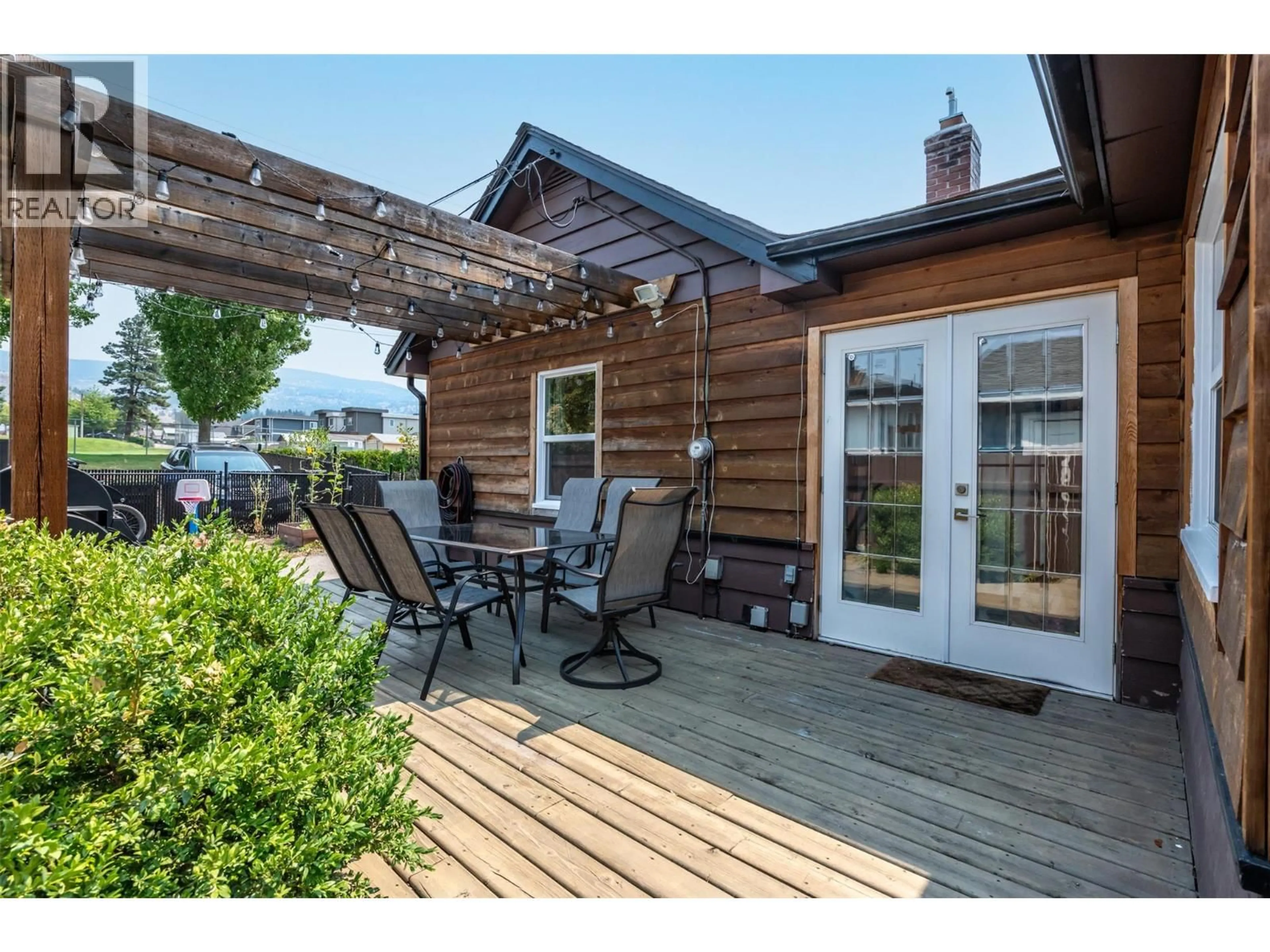Patio, water/lake/river/ocean view for 1045 MANITOBA STREET, Penticton British Columbia V2A4Z8