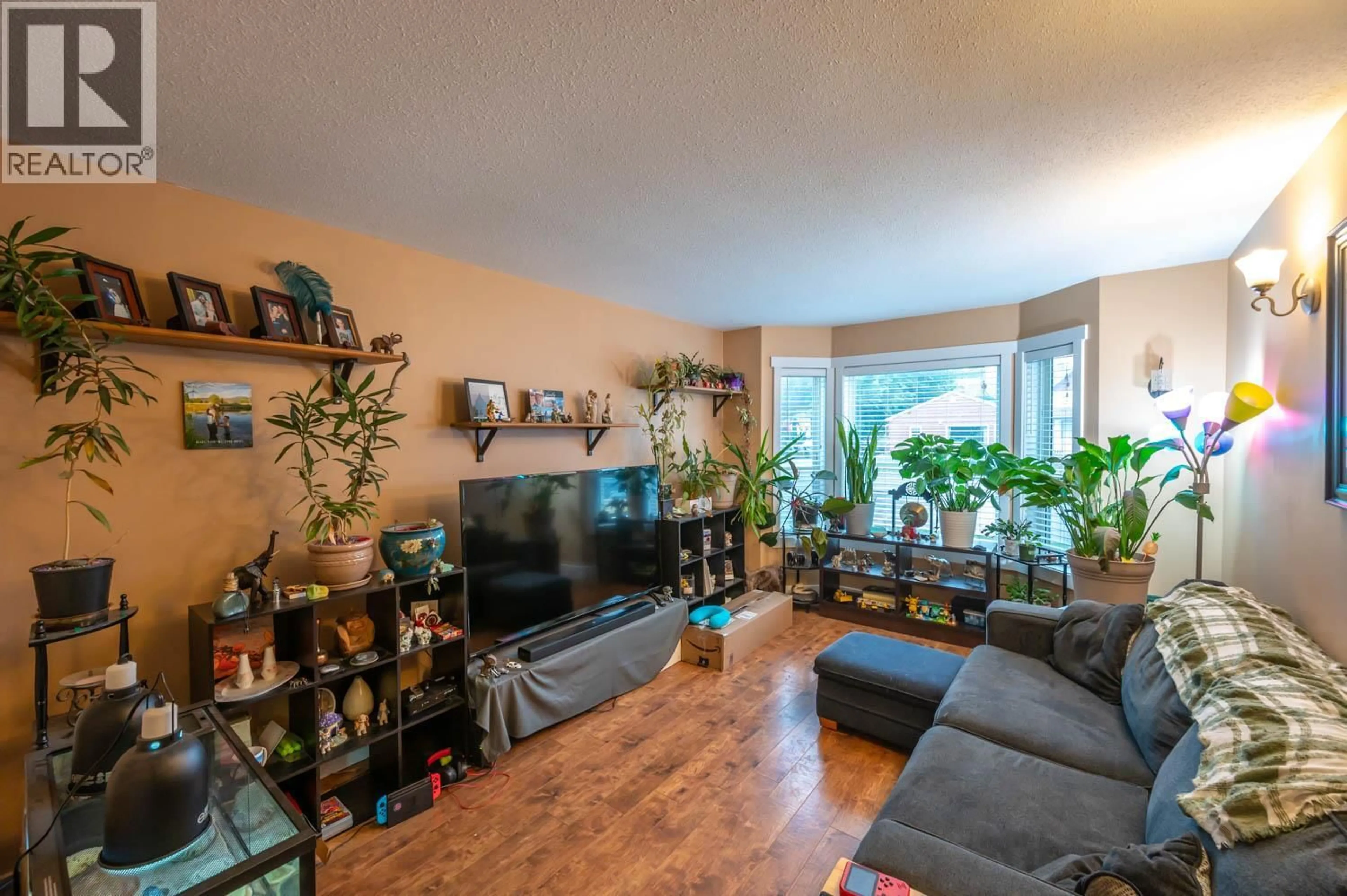 Living room with furniture, floor is not visible for 2 - 615 6TH AVENUE, Keremeos British Columbia V0X1N0