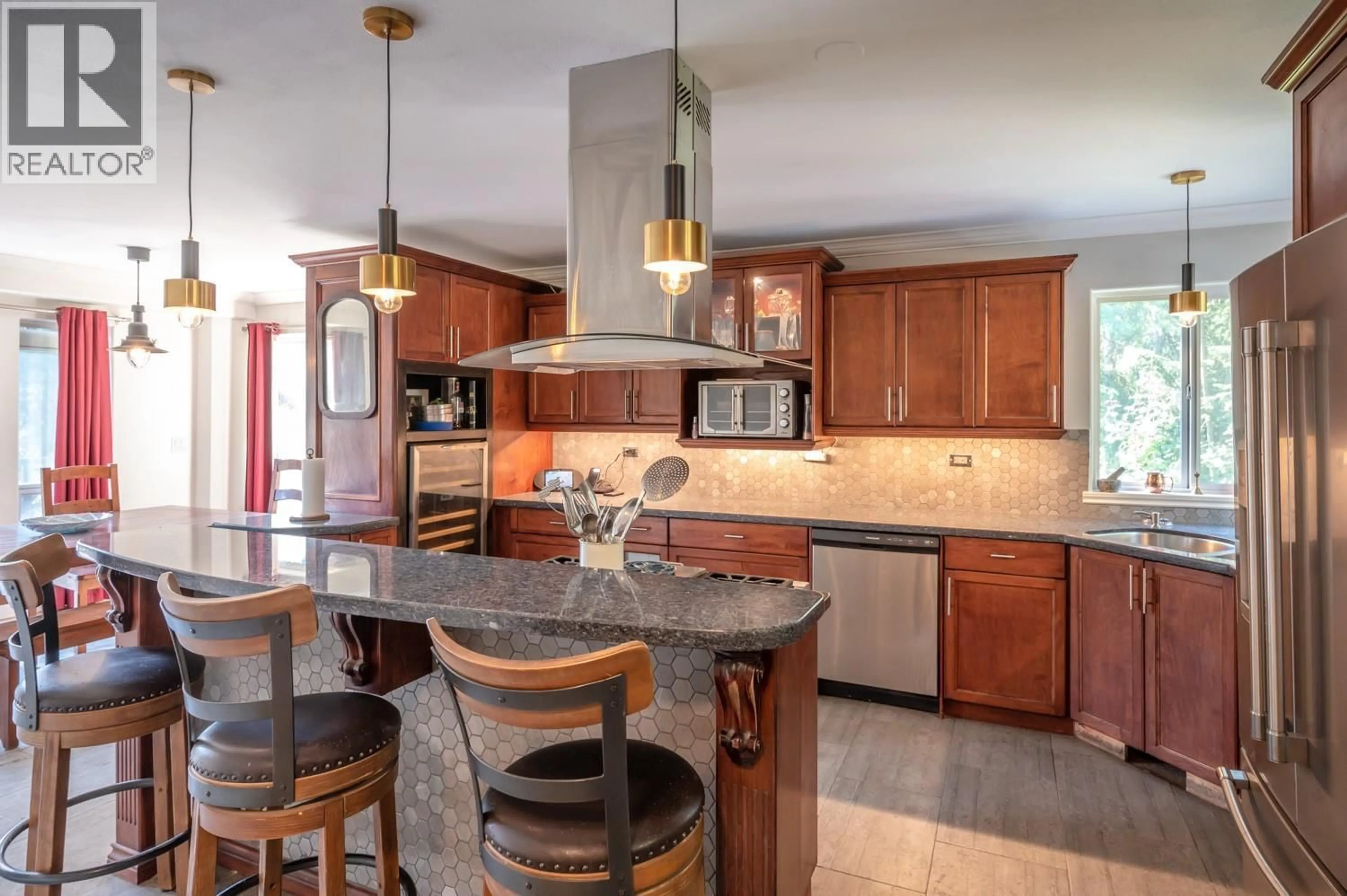Open concept kitchen, ceramic/tile floor for 842 GRAND ORO ROAD, Kaleden British Columbia V0H1K0