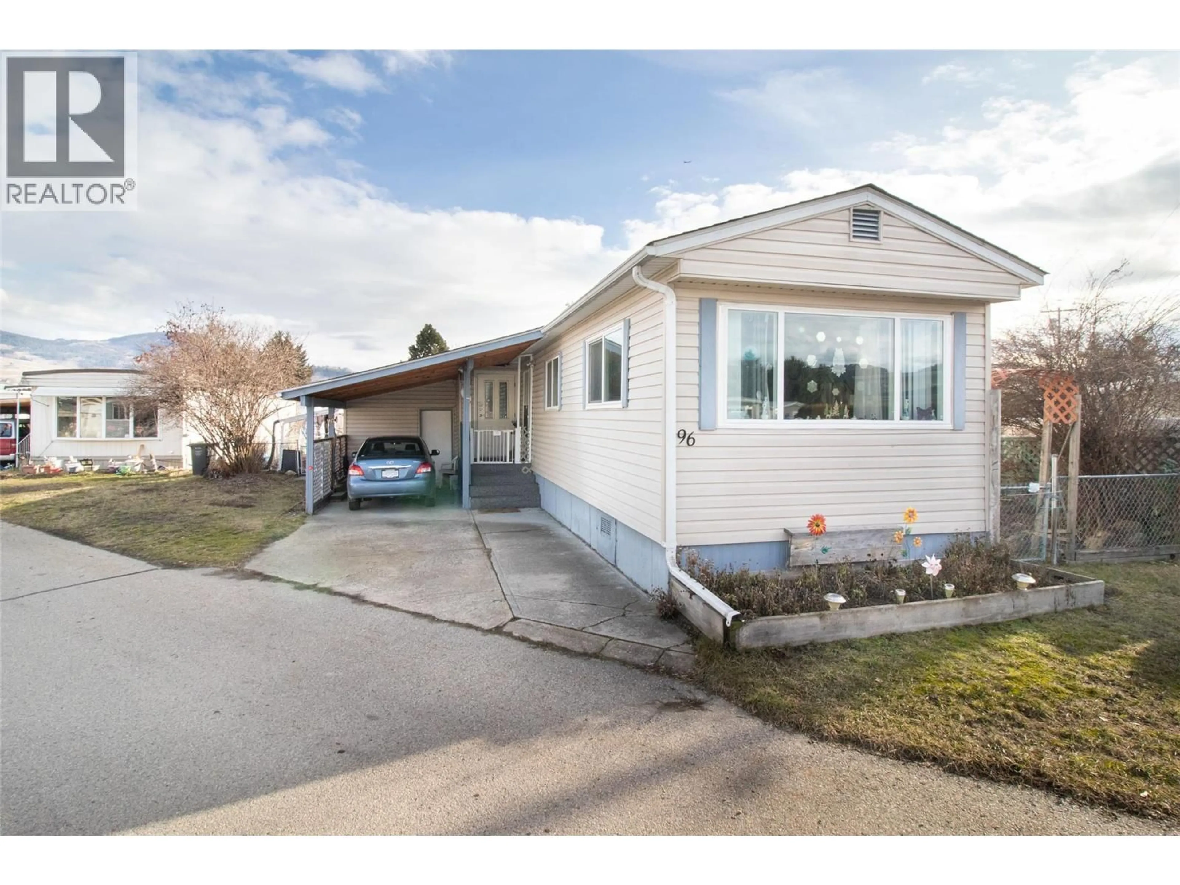 Home with vinyl exterior material, street for 96 - 1133 FINDLAY ROAD, Kelowna British Columbia V1X5A9