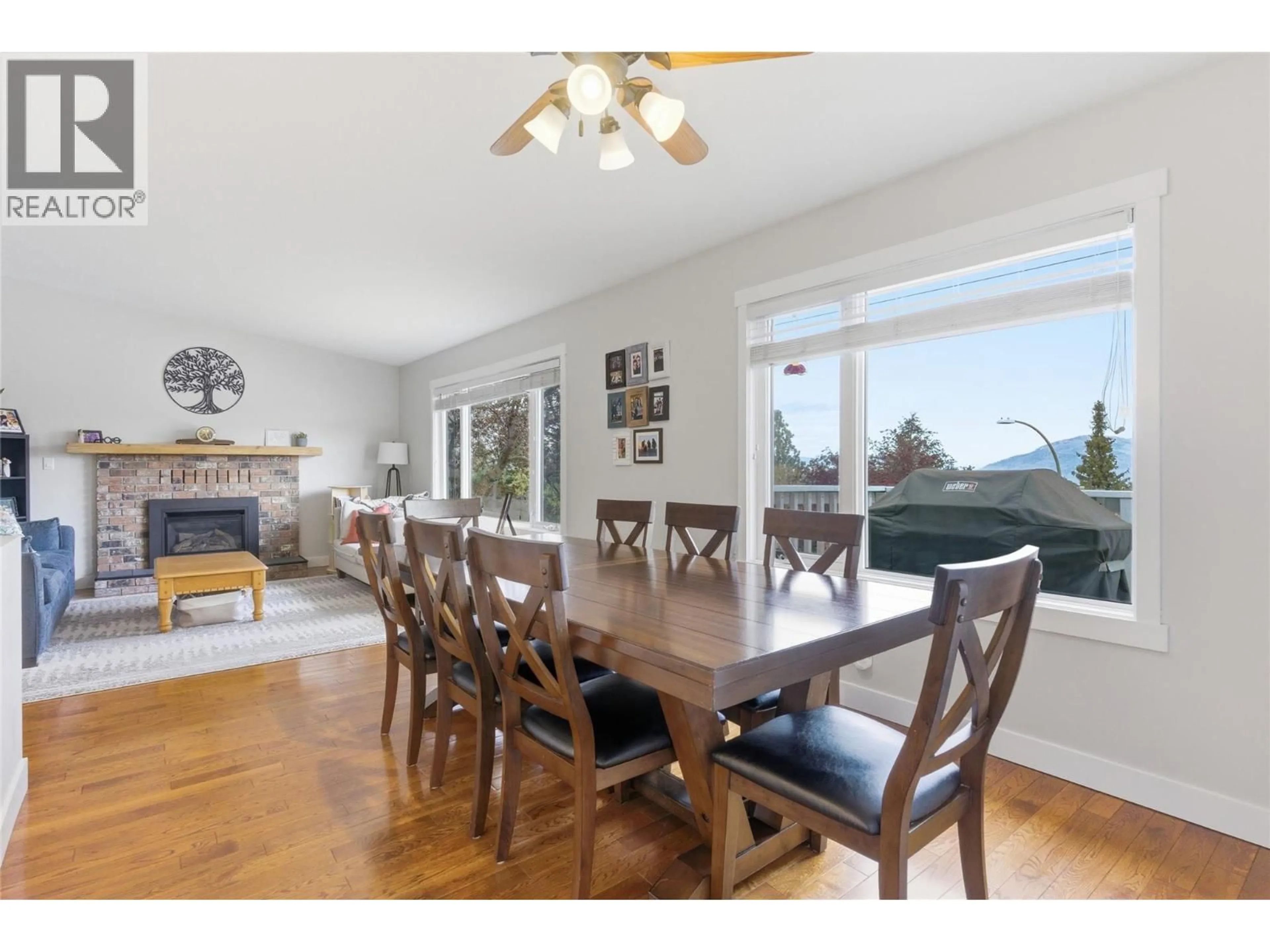 Dining room, wood/laminate floor for 849 FLEMING DRIVE, Kamloops British Columbia V1S1B6