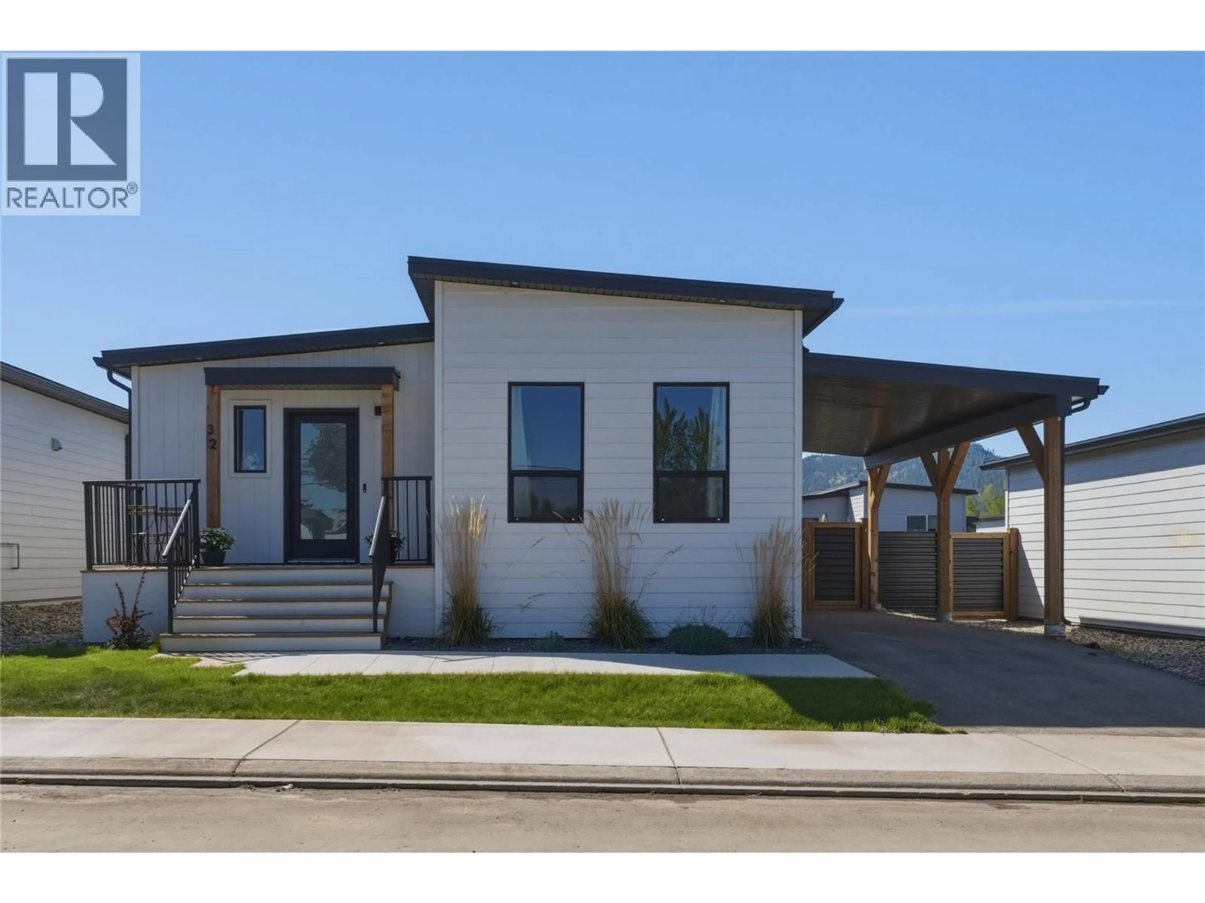 Home with vinyl exterior material, street for 32 - 8900 JIM BAILEY ROAD, Lake Country British Columbia V4V0B5