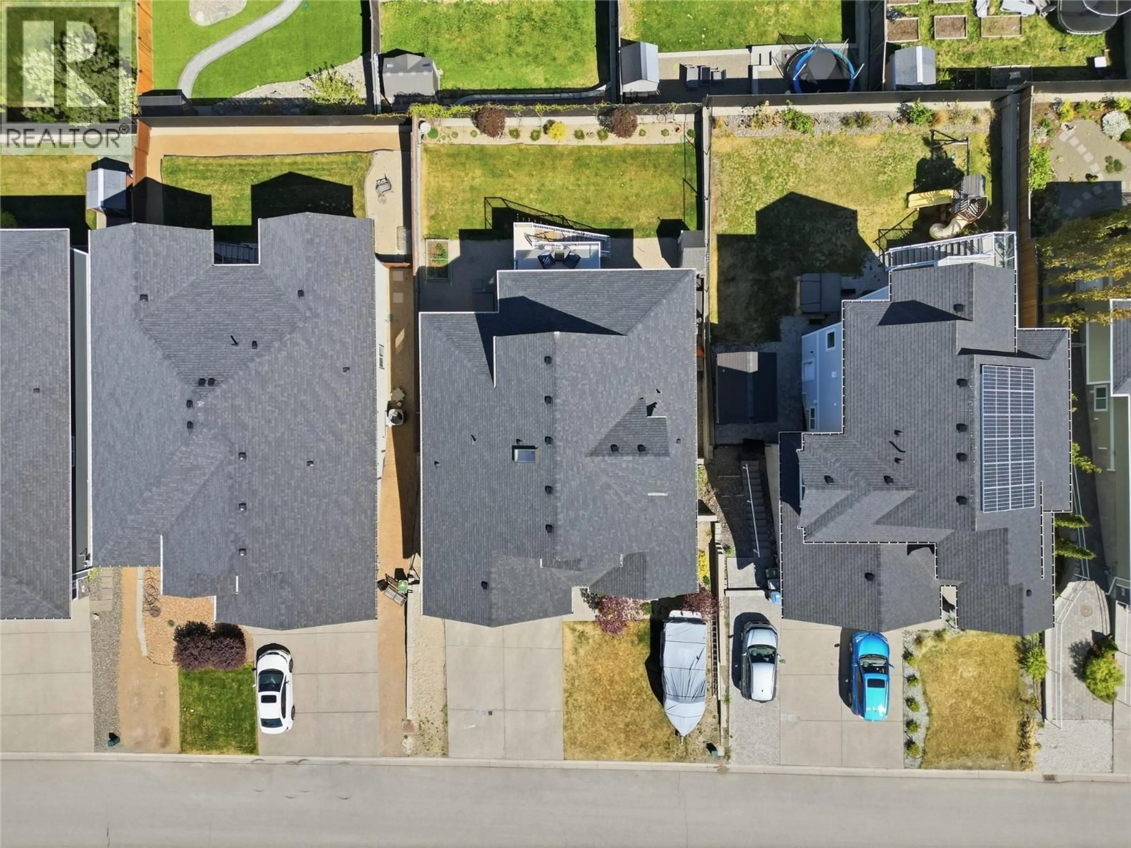 A pic from outside/outdoor area/front of a property/back of a property/a pic from drone, street for 2244 CROSSHILL DRIVE, Kamloops British Columbia V1S0C3