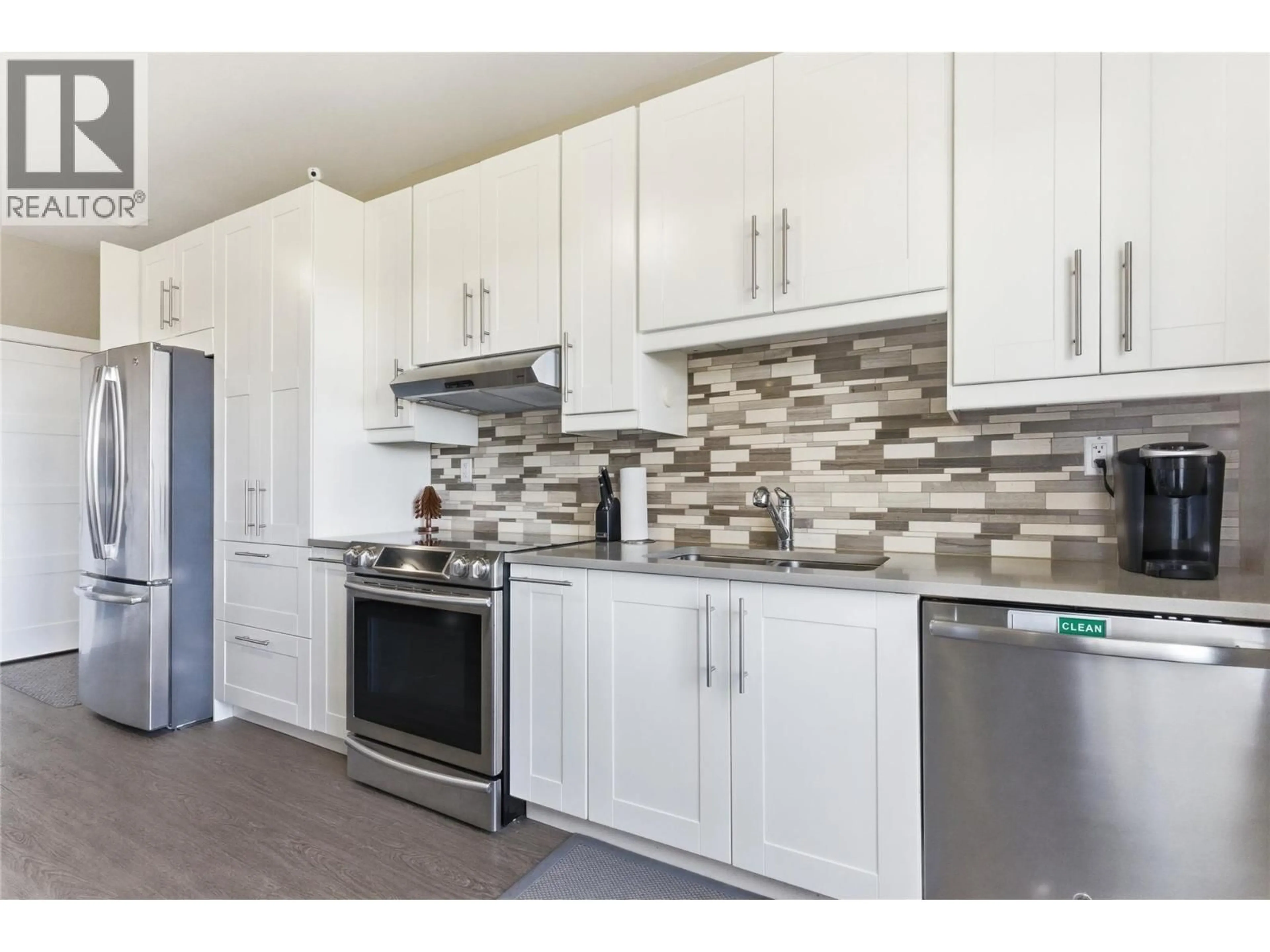 Open concept kitchen, unknown for 2244 CROSSHILL DRIVE, Kamloops British Columbia V1S0C3