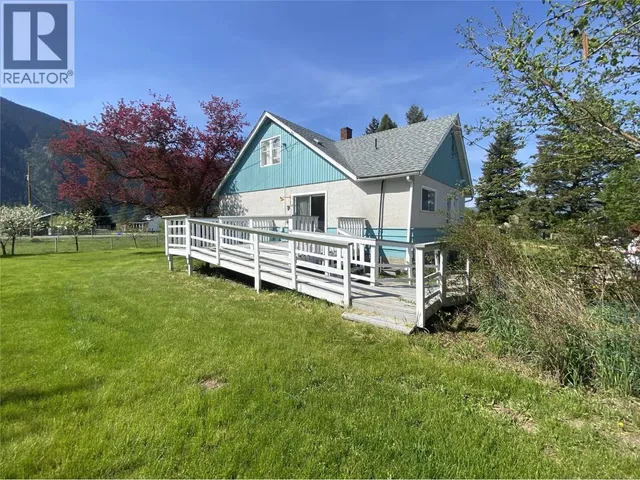 555 CARSON ROAD, Grand Forks 2