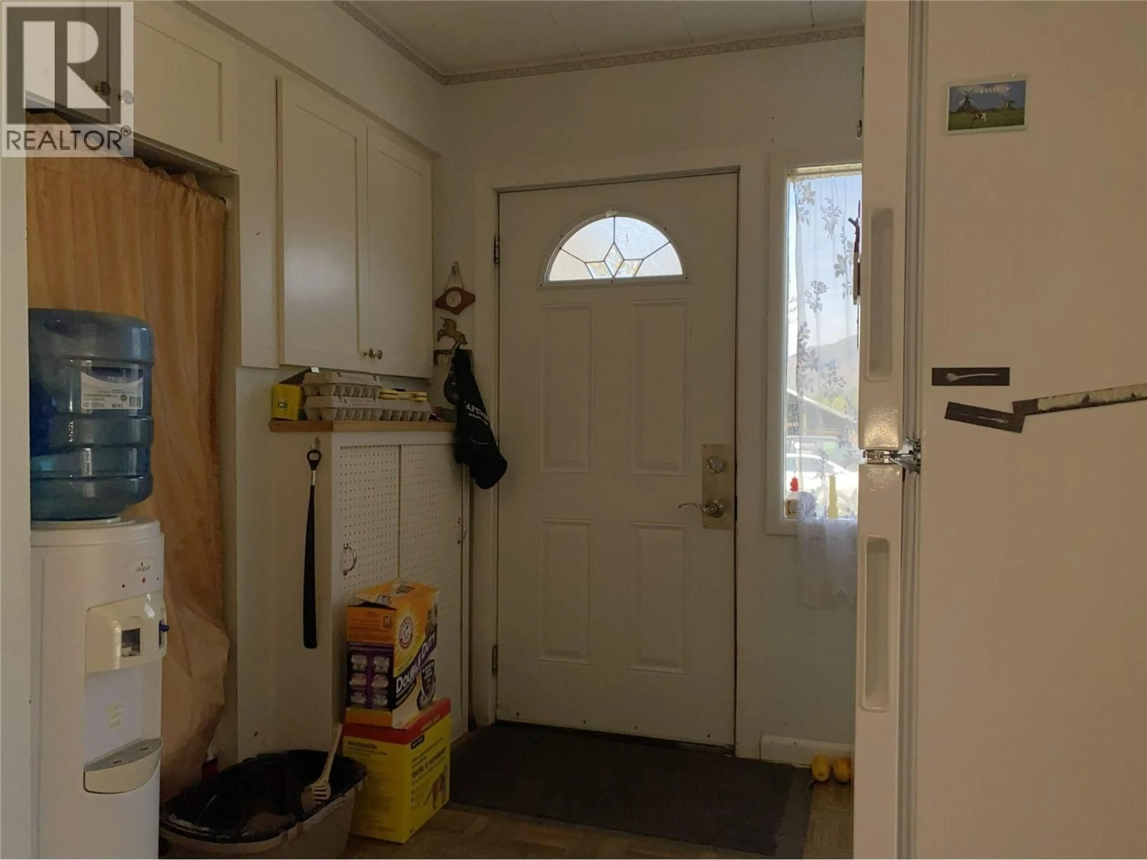 Indoor entryway for 555 CARSON ROAD, Grand Forks British Columbia V0H1H4