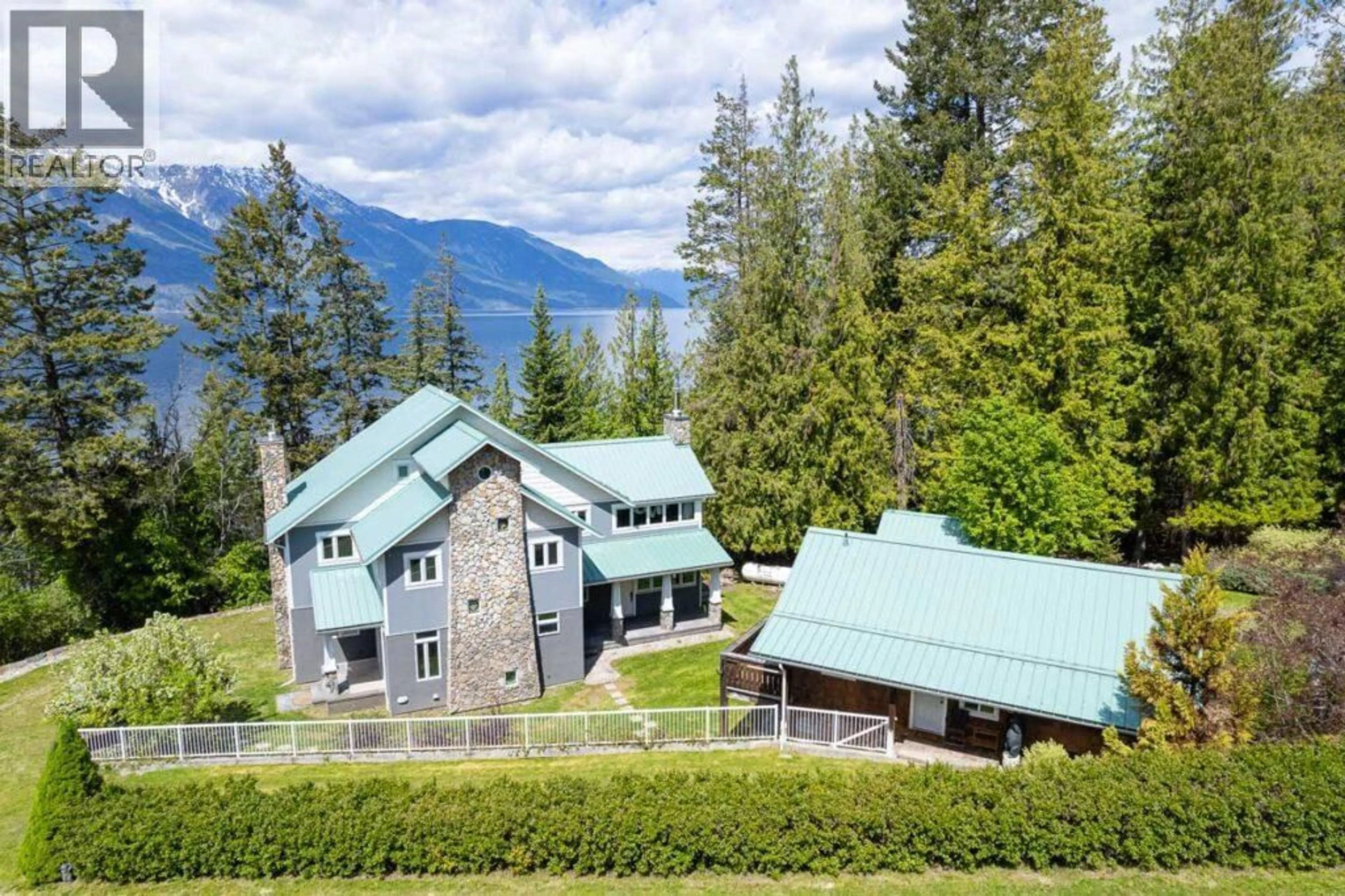 A pic from outside/outdoor area/front of a property/back of a property/a pic from drone, mountain view for 12035 3A HIGHWAY, Boswell British Columbia V0B1A3