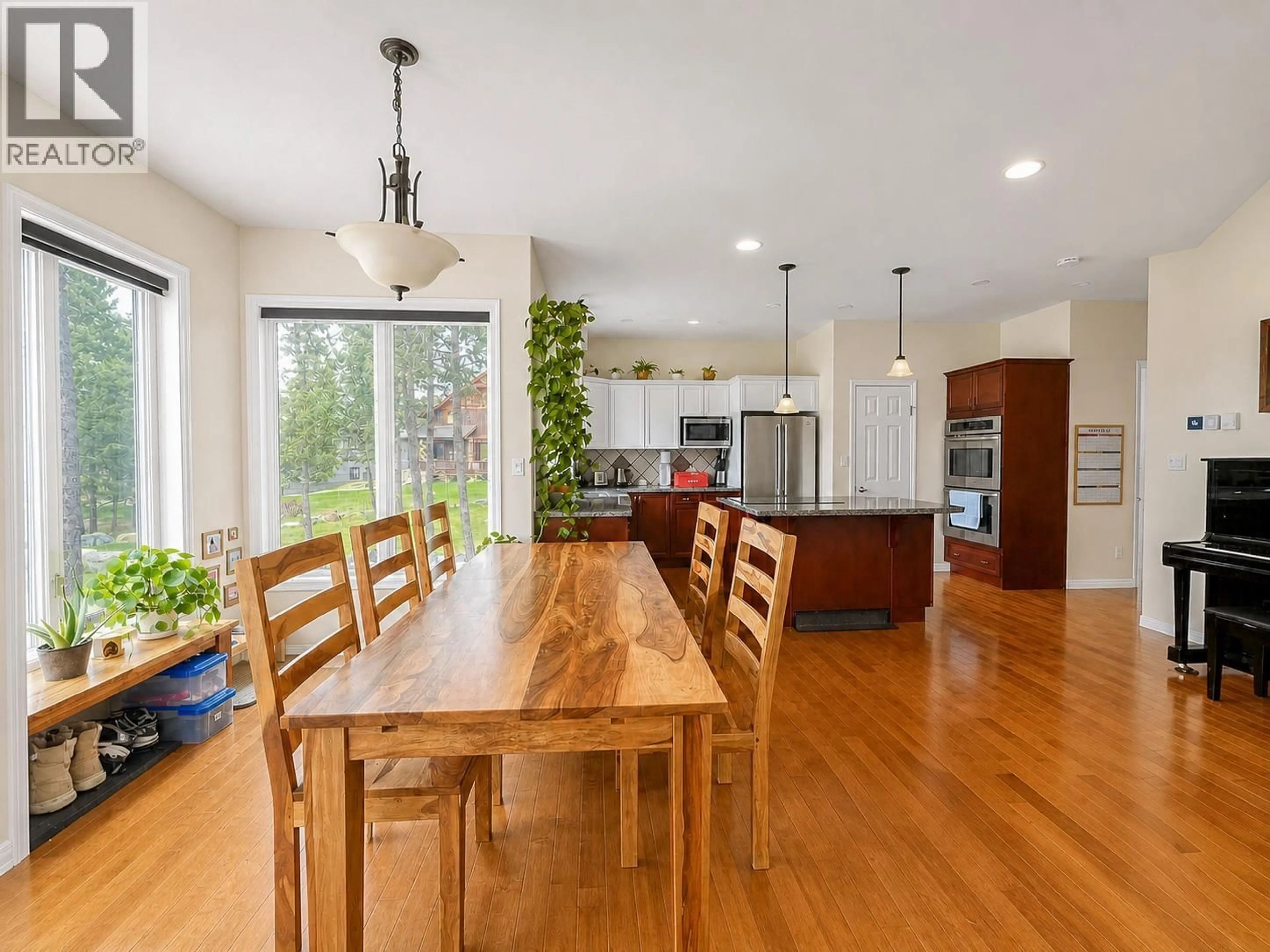Open concept kitchen, wood/laminate floor for 2568 SANDSTONE OTHER, Invermere British Columbia V0A1K6