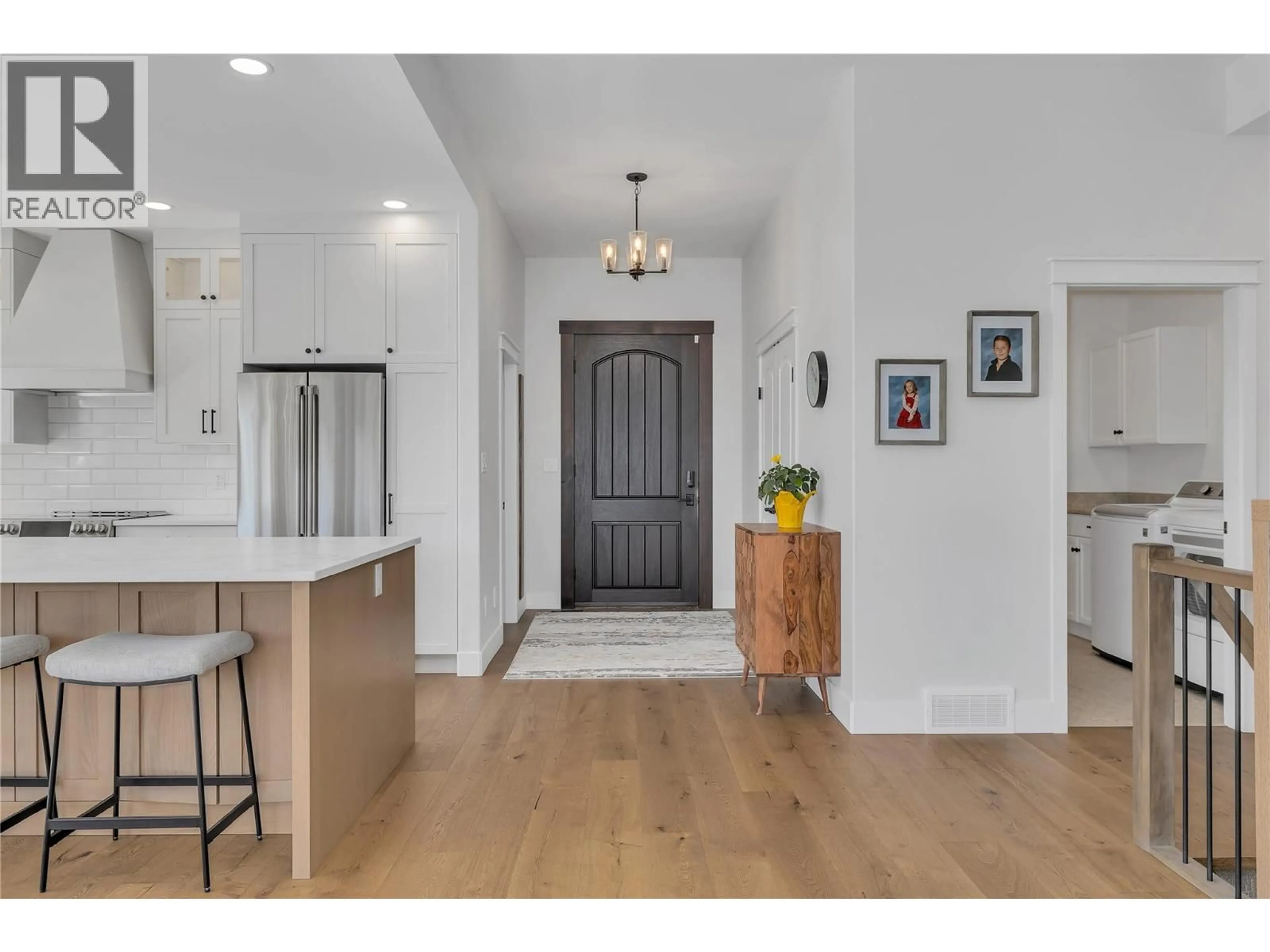 Indoor entryway for 2562 TUSCANY DRIVE, West Kelowna British Columbia V4T3B6