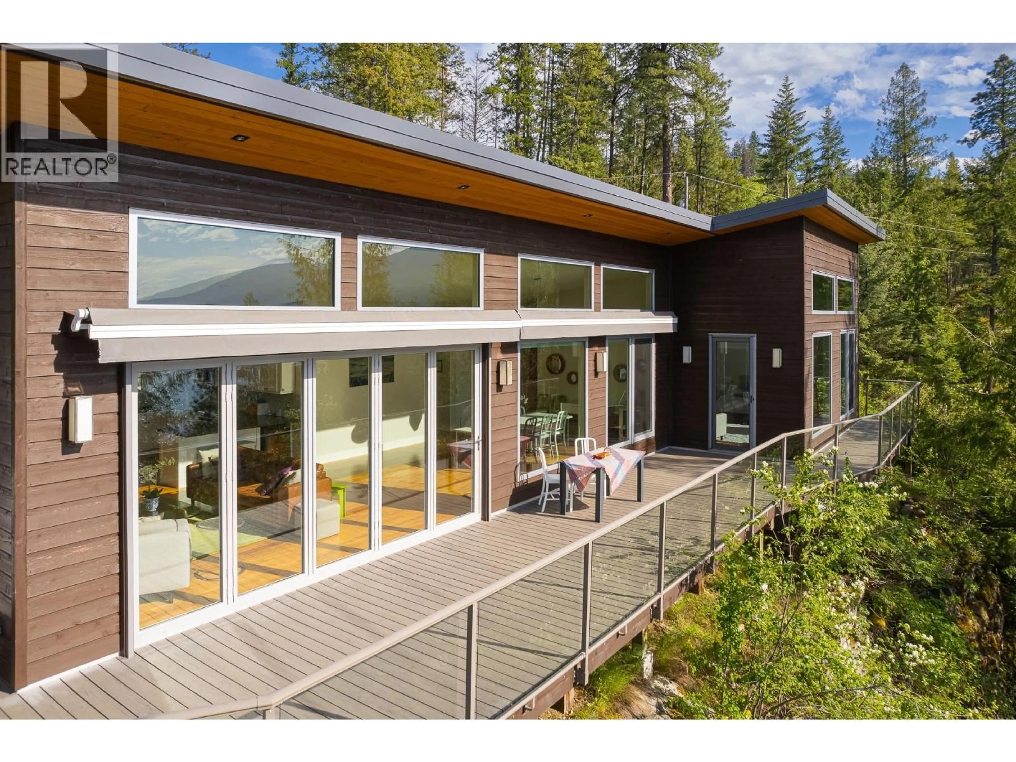Home with vinyl exterior material, mountain view for 17246 PILOT BAY ROAD, Crawford Bay British Columbia V0B1X0