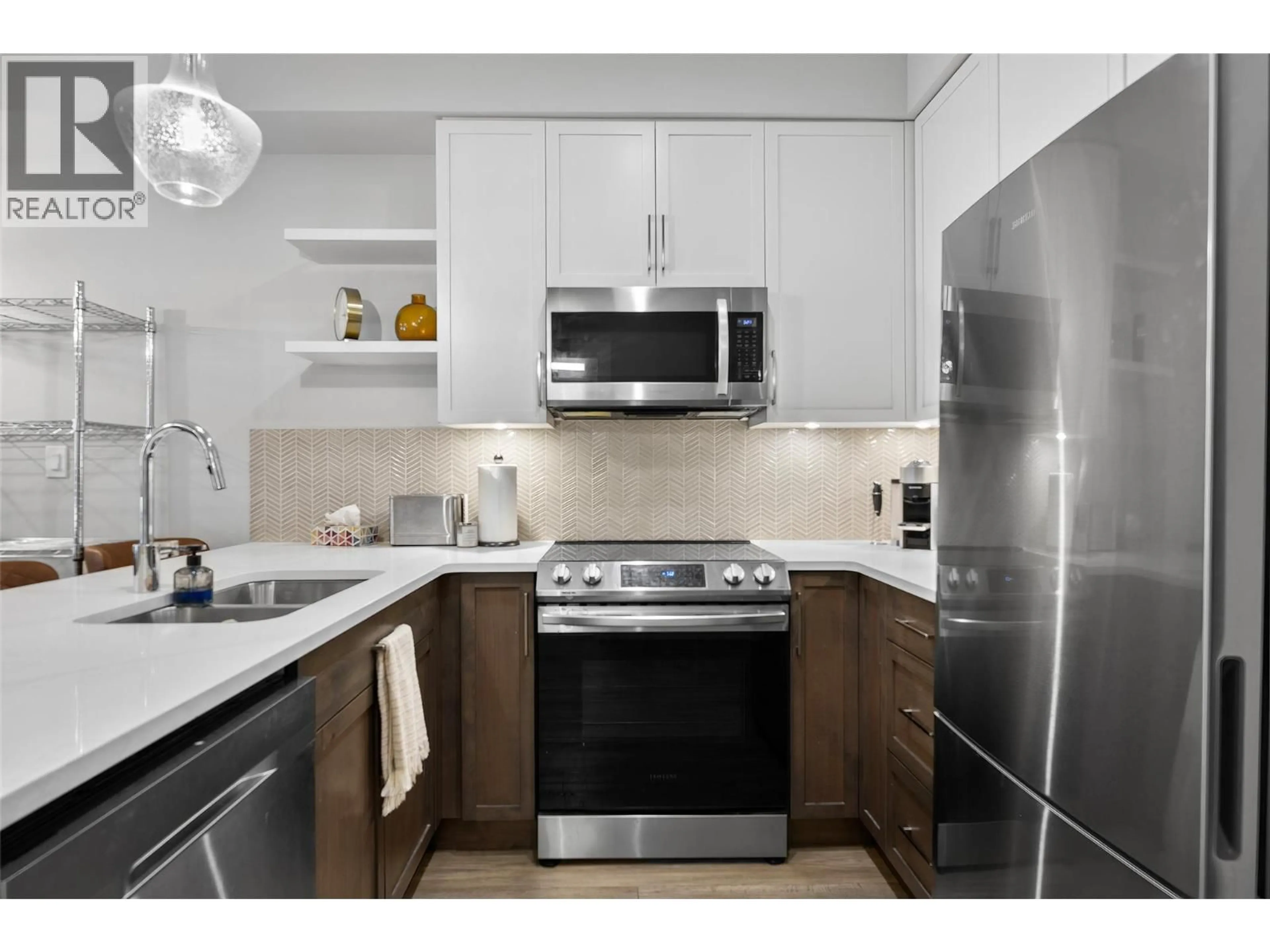Standard kitchen, unknown for 105 - 875 UNIVERSITY DRIVE, Kamloops British Columbia V2C0J8