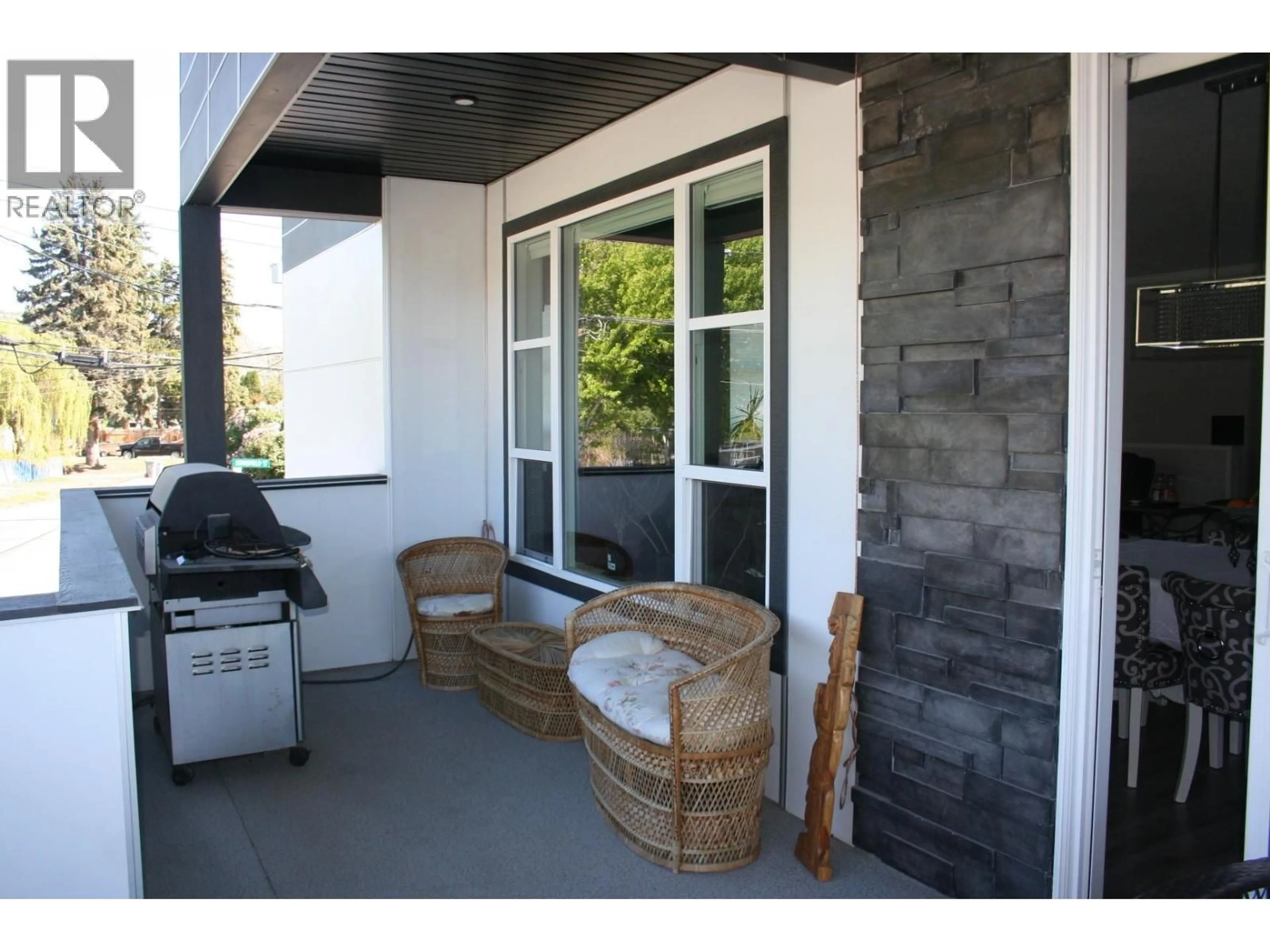 Patio, street for 651/653 STANSFIELD ROAD, Kamloops British Columbia V2B6M2