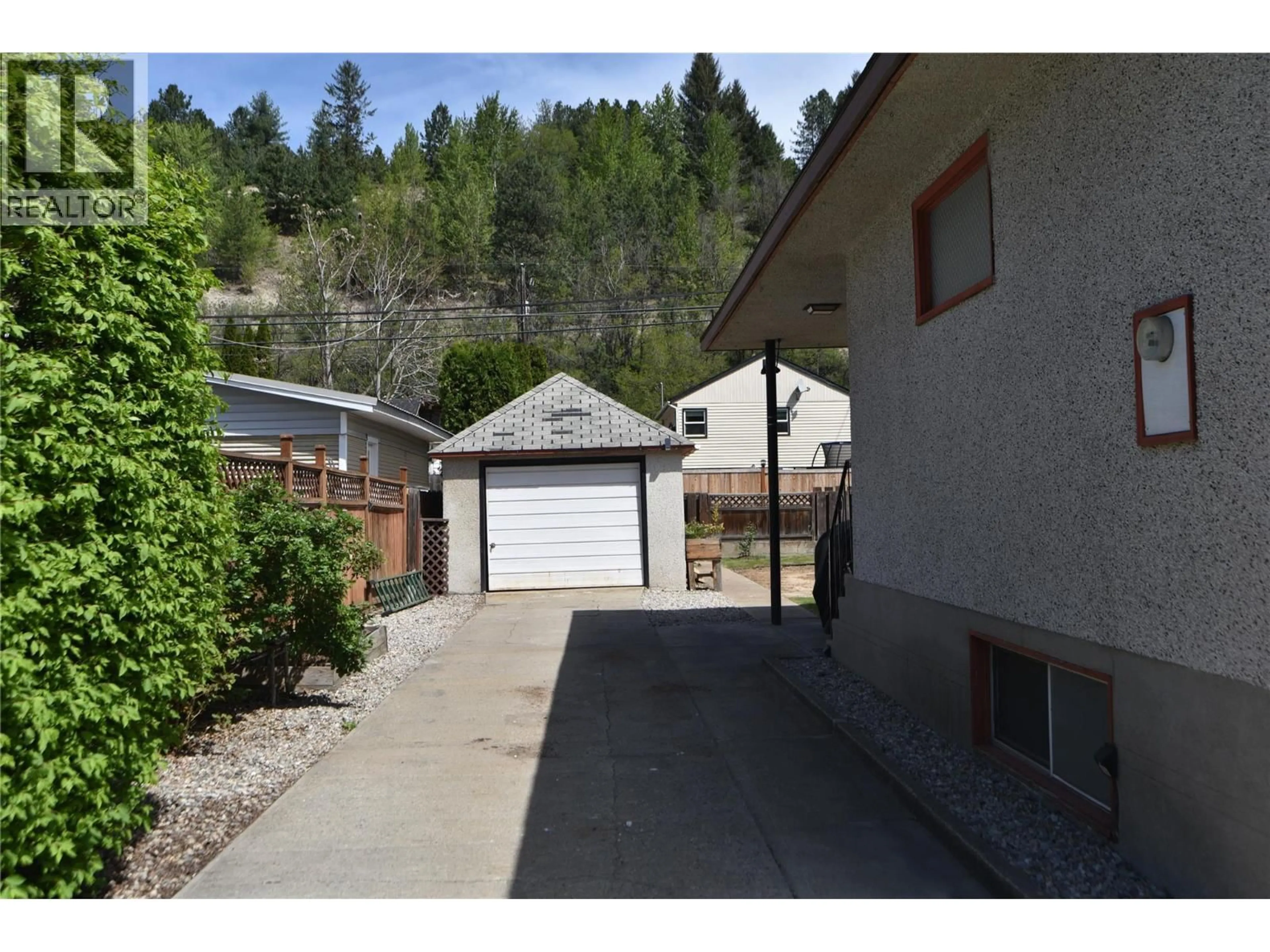 Indoor garage for 2227 SEVENTH AVENUE, Trail British Columbia V1R3C8