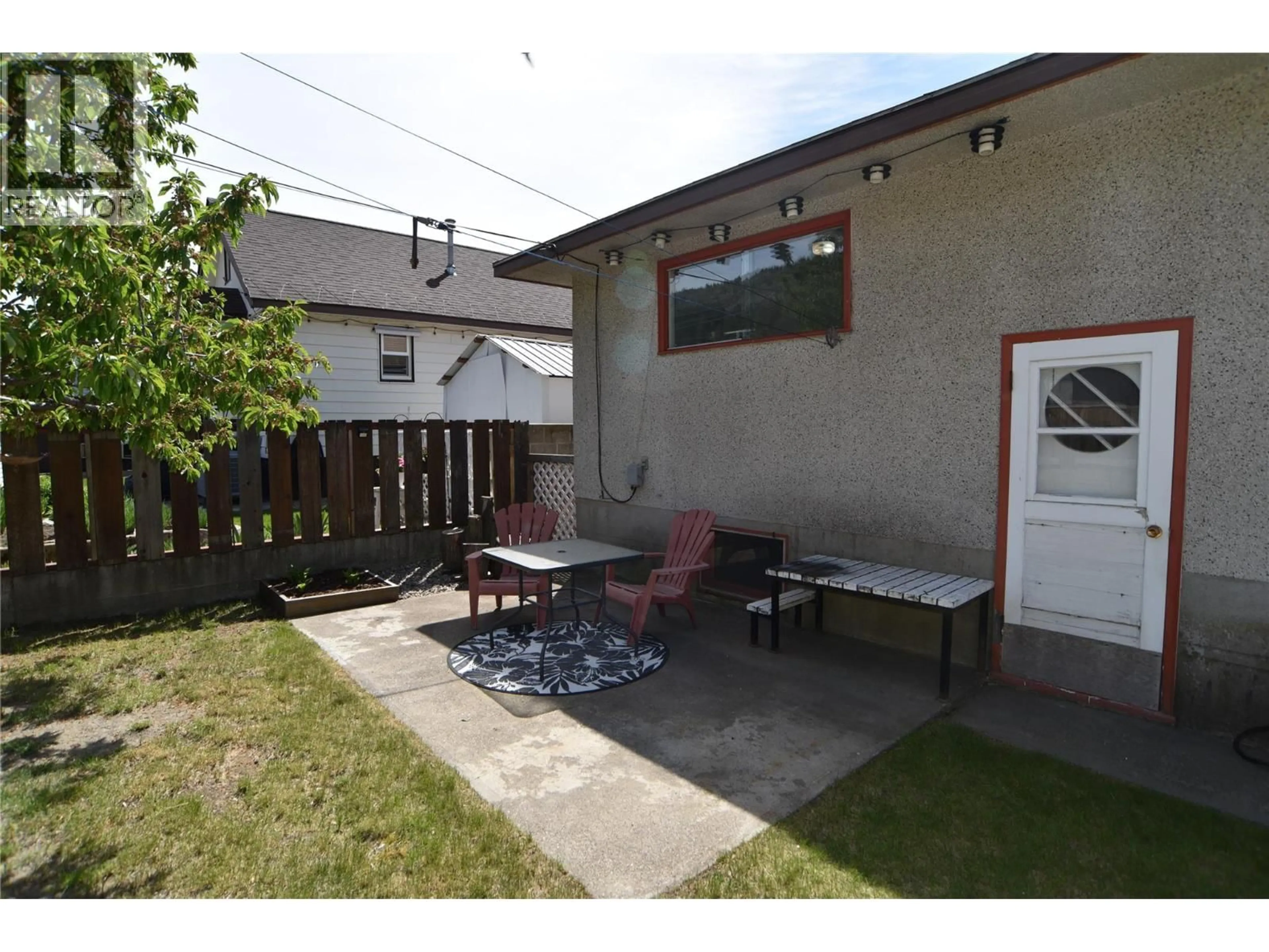Patio, street for 2227 SEVENTH AVENUE, Trail British Columbia V1R3C8