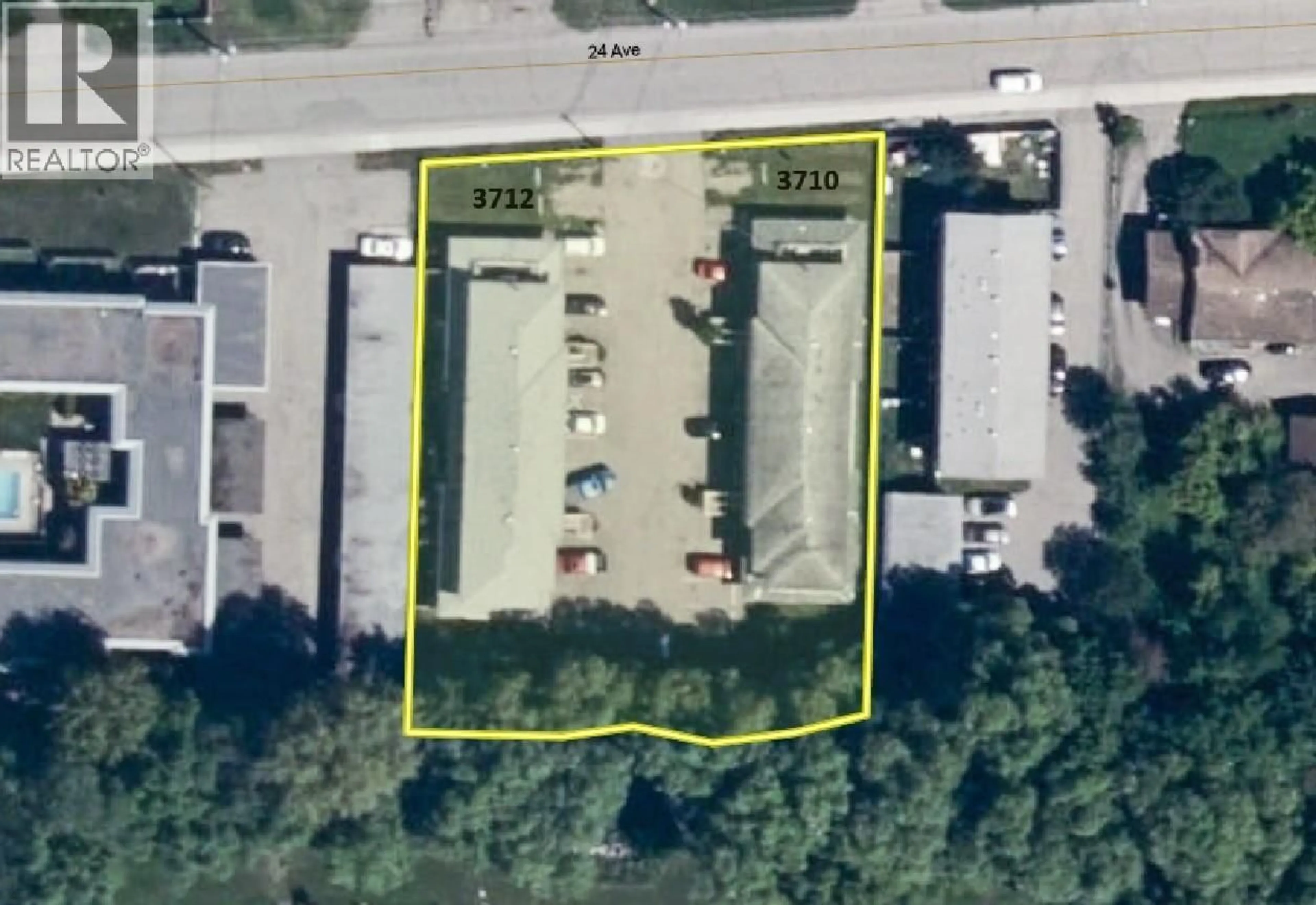 A pic from outside/outdoor area/front of a property/back of a property/a pic from drone, building for 3710-3712 24 AVENUE, Vernon British Columbia V1T1L9