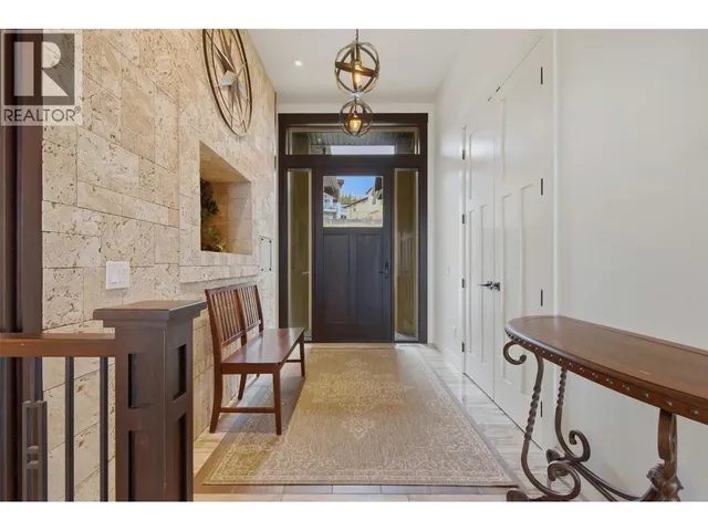 2200 CORTINA DRIVE, Kelowna 2
