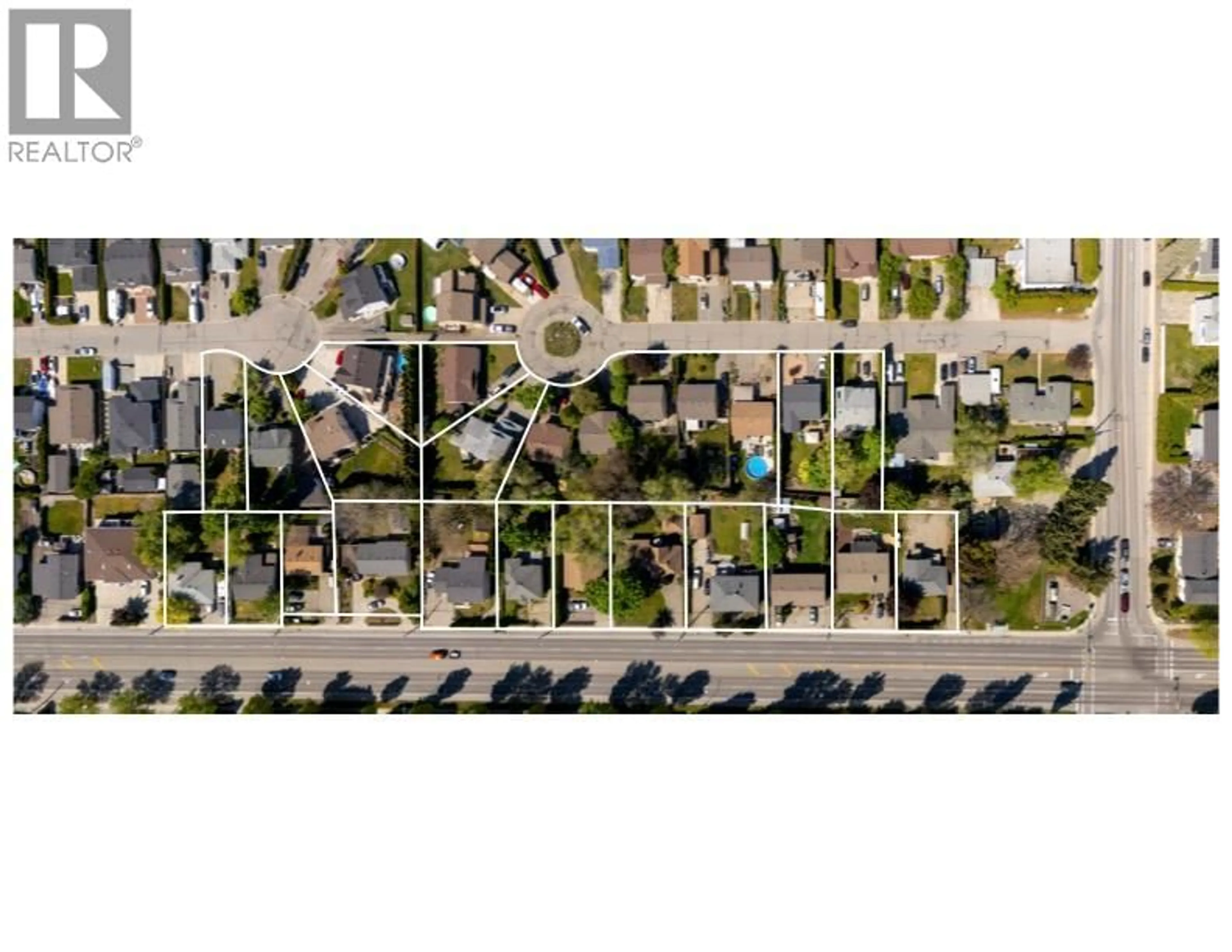 A pic from outside/outdoor area/front of a property/back of a property/a pic from drone, street for 2880 GORDON DRIVE, Kelowna British Columbia V1W3R3