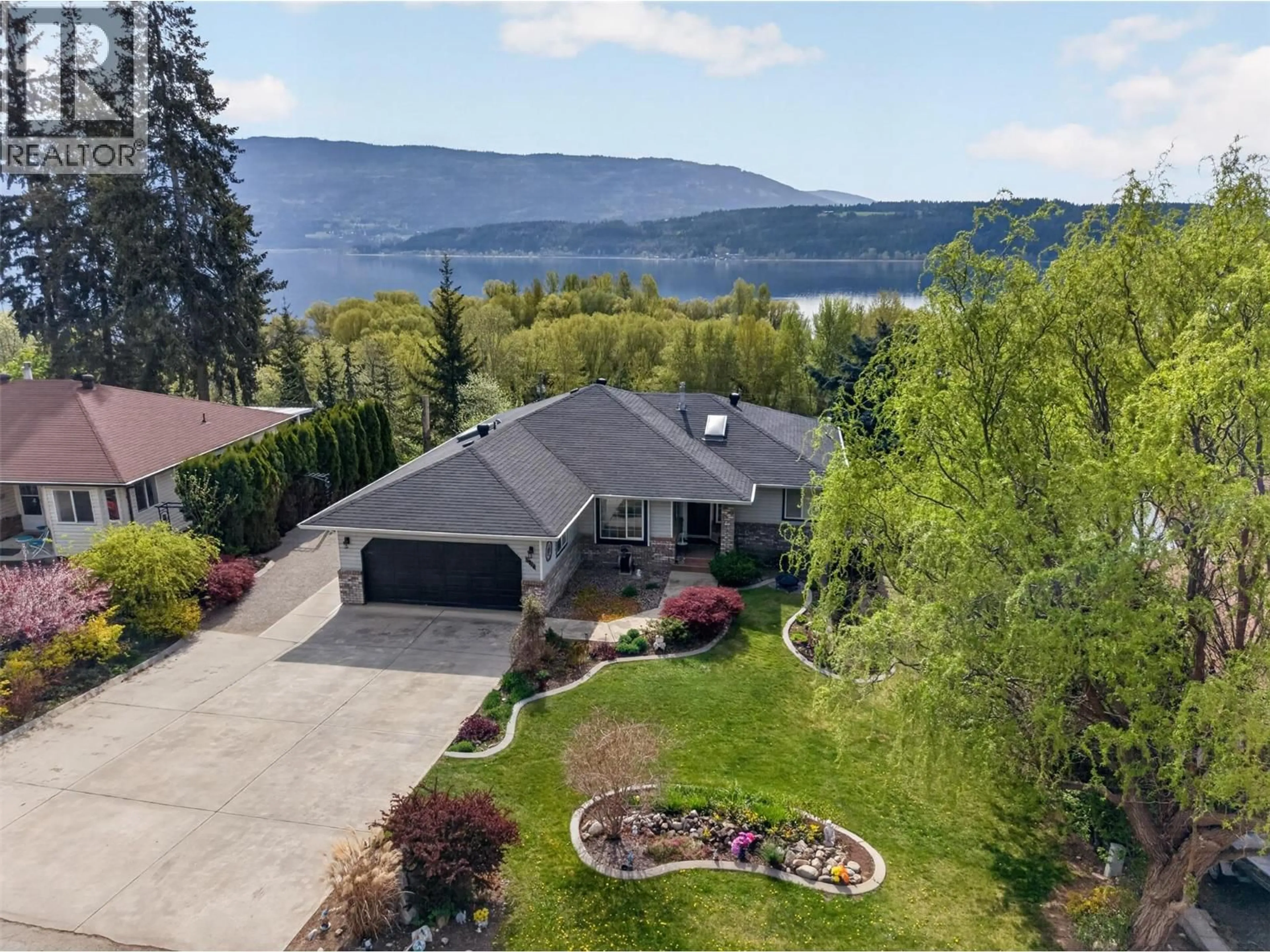 A pic from outside/outdoor area/front of a property/back of a property/a pic from drone, water/lake/river/ocean view for 3714 BASTIONVIEW ROAD, Tappen British Columbia V0E2X1