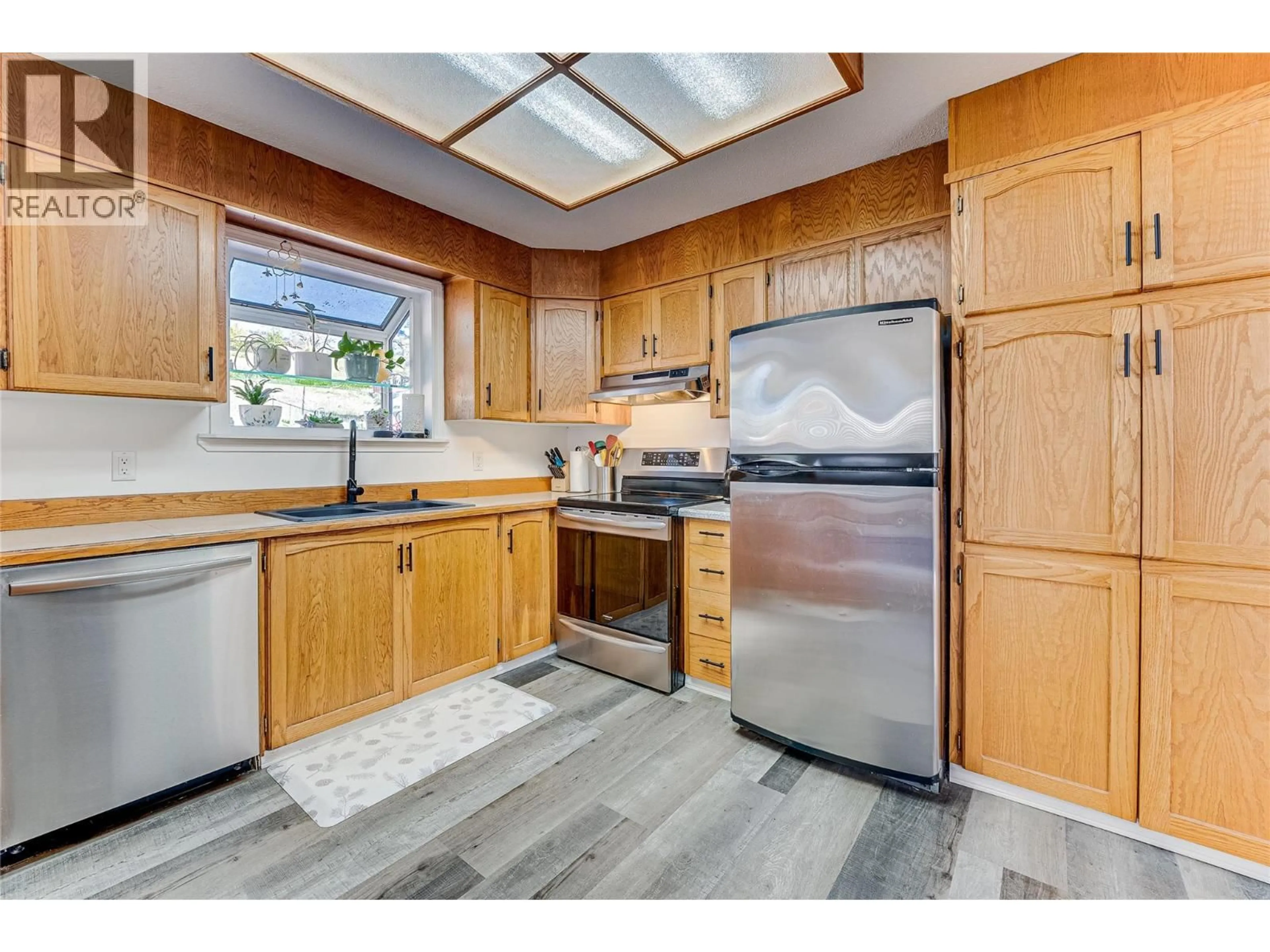 Standard kitchen, unknown for 6689 CAMEO DRIVE, Vernon British Columbia V1H1N8
