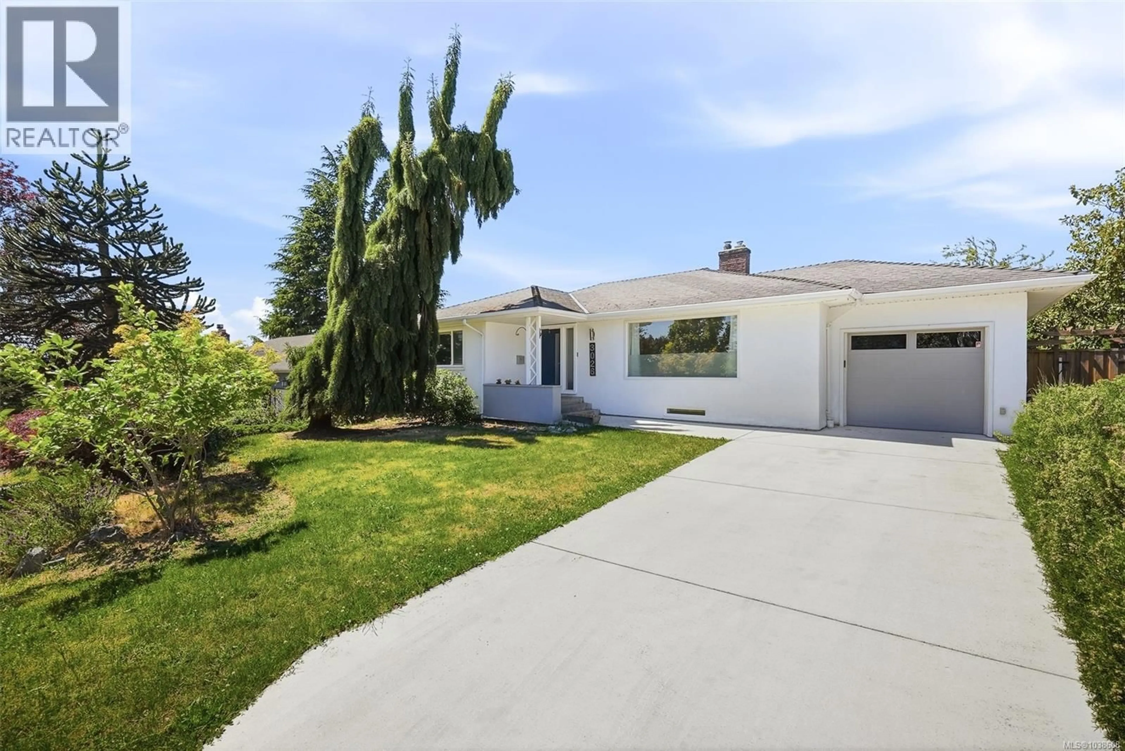 Home with vinyl exterior material, street for 3026 LARKDOWNE ROAD, Oak Bay British Columbia V8R5N2