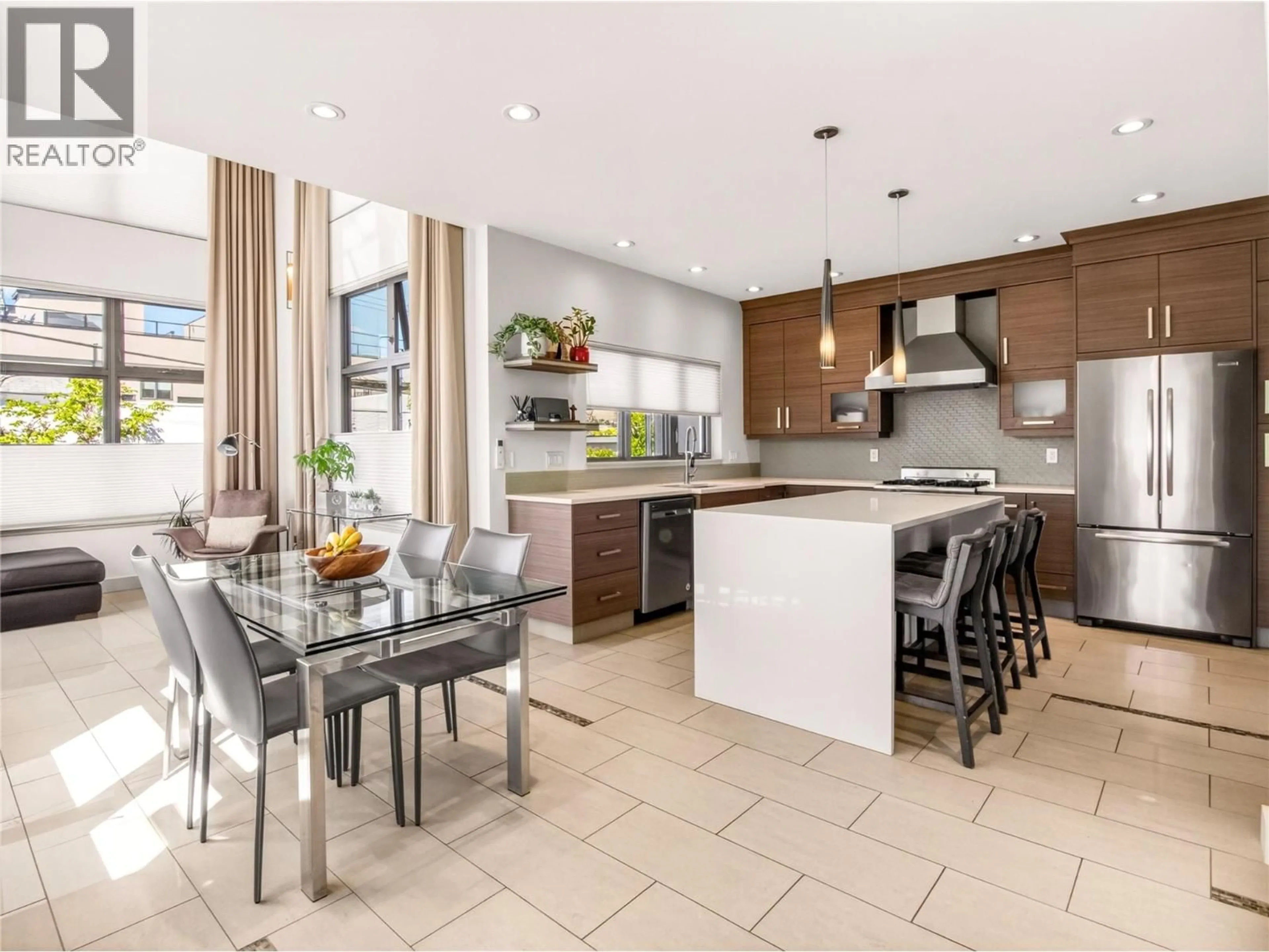 Open concept kitchen, ceramic/tile floor for 101 - 433 CHURCHILL AVENUE, Penticton British Columbia V2A1C9