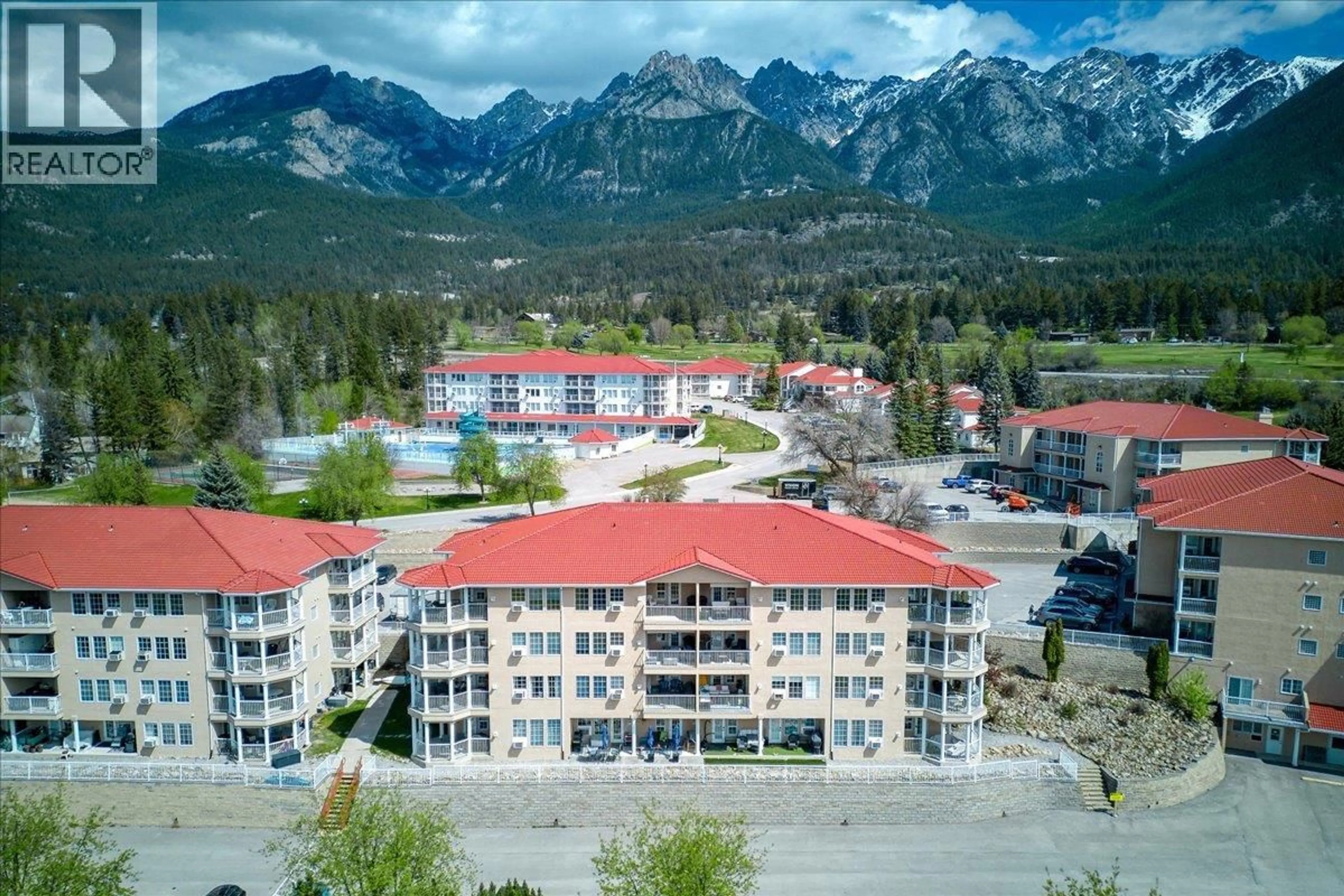 A pic from outside/outdoor area/front of a property/back of a property/a pic from drone, mountain view for 3003 - 5052 RIVERVIEW ROAD, Fairmont Hot Springs British Columbia V0B1L1