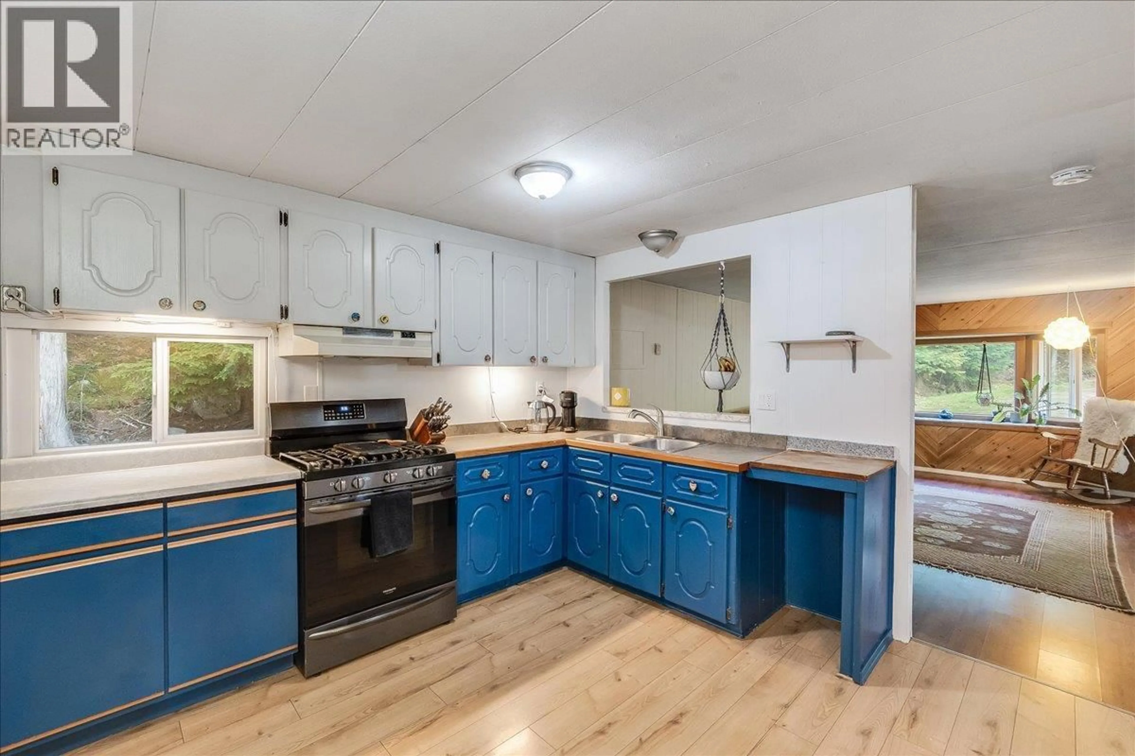 Open concept kitchen, unknown for 8749 6 HIGHWAY, Silverton British Columbia V0G2B0