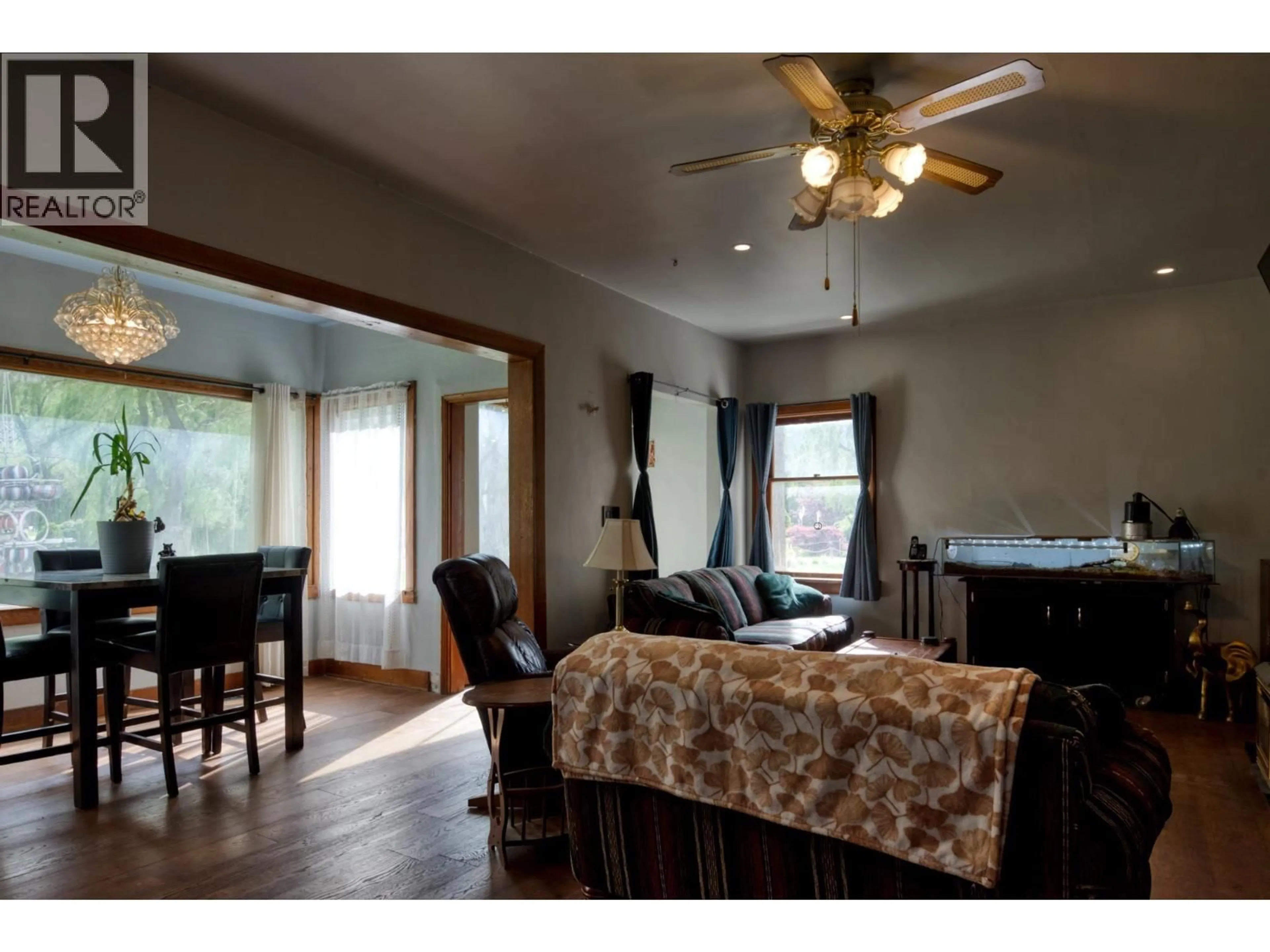 Dining room, wood/laminate floor for 3038 10TH AVENUE, Keremeos British Columbia V0X1N3