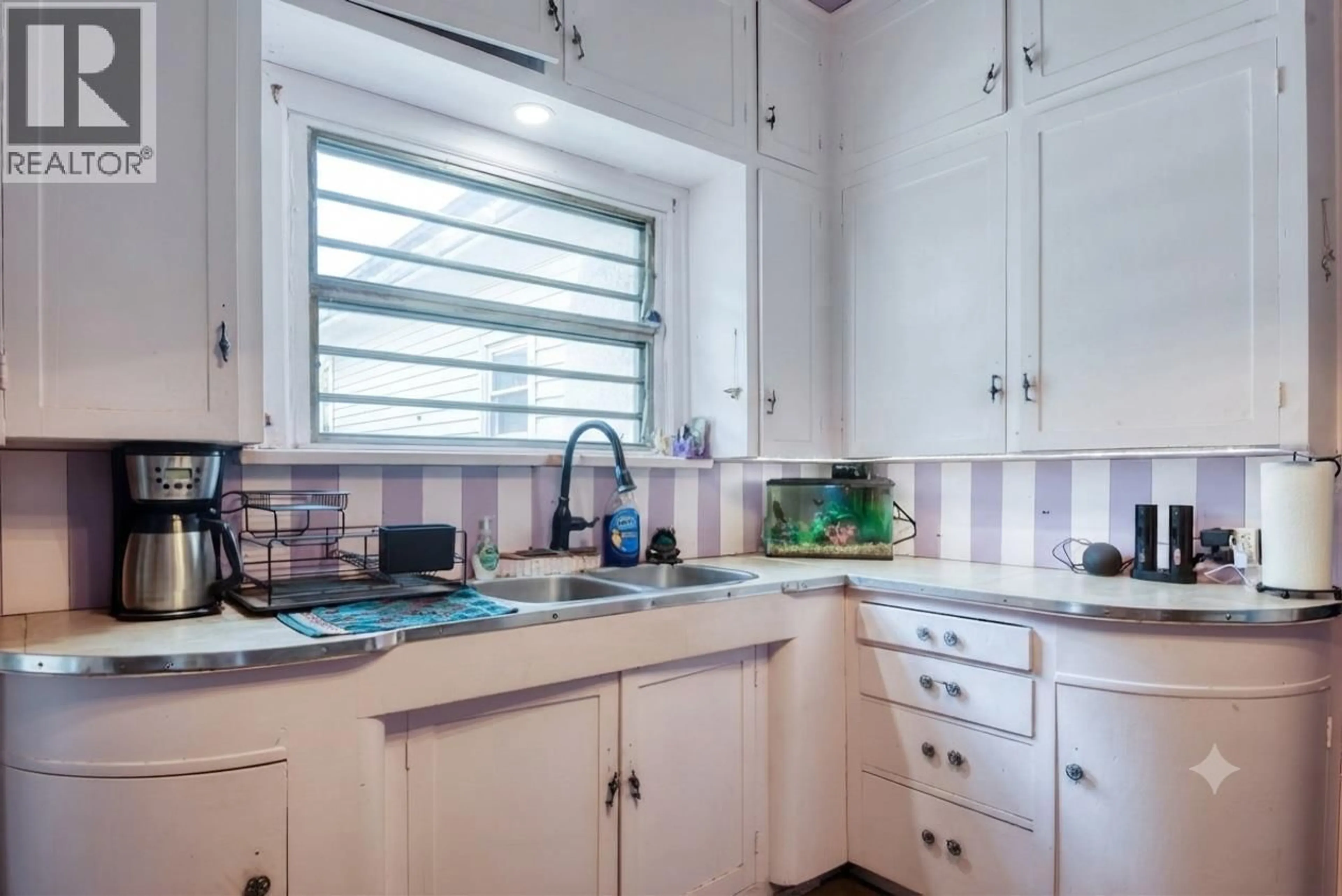 Standard kitchen, ceramic/tile floor for 3038 10TH AVENUE, Keremeos British Columbia V0X1N3