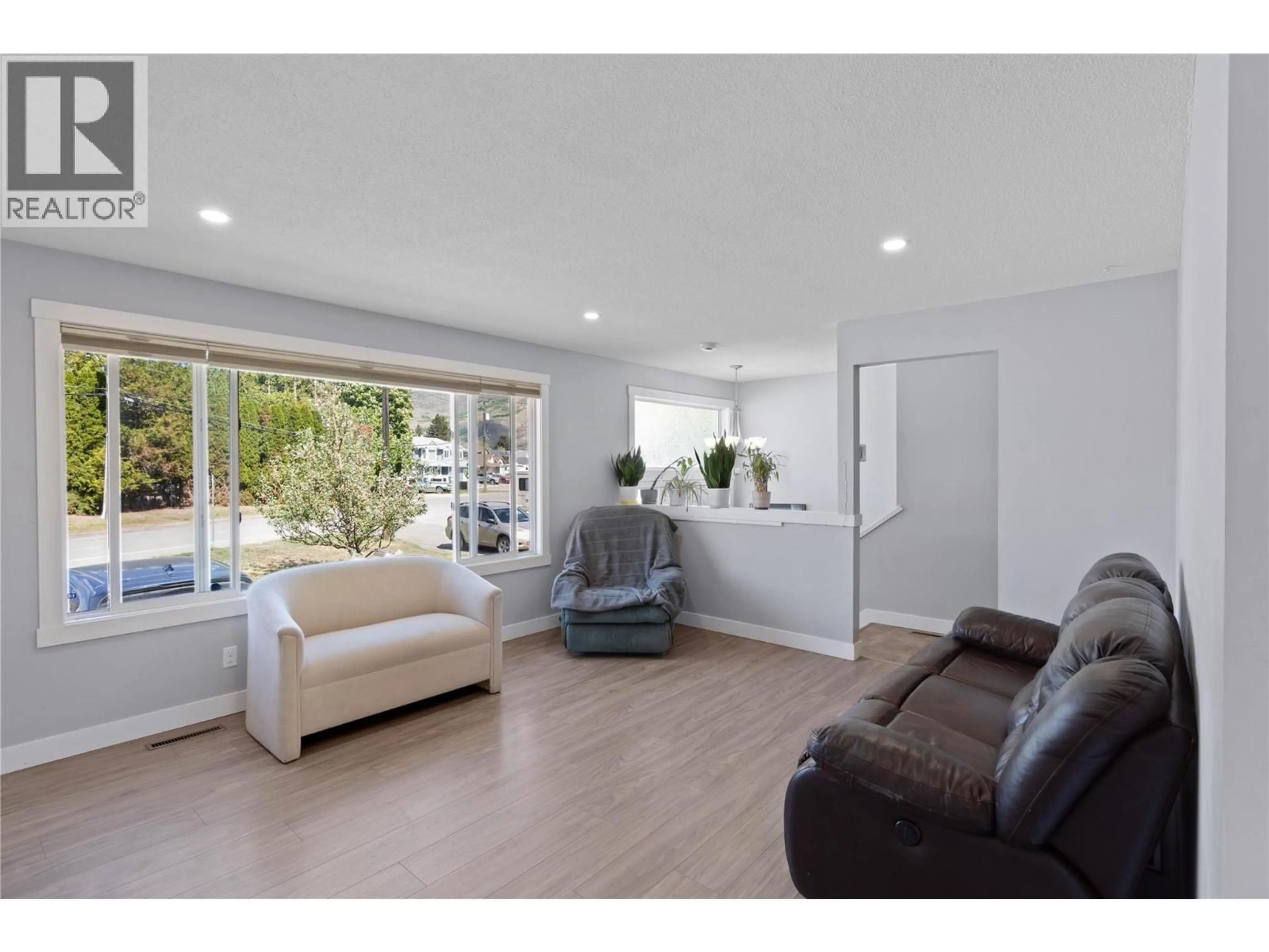 Living room with furniture, unknown for 791 FRANKLIN ROAD, Kamloops British Columbia V2B6G7