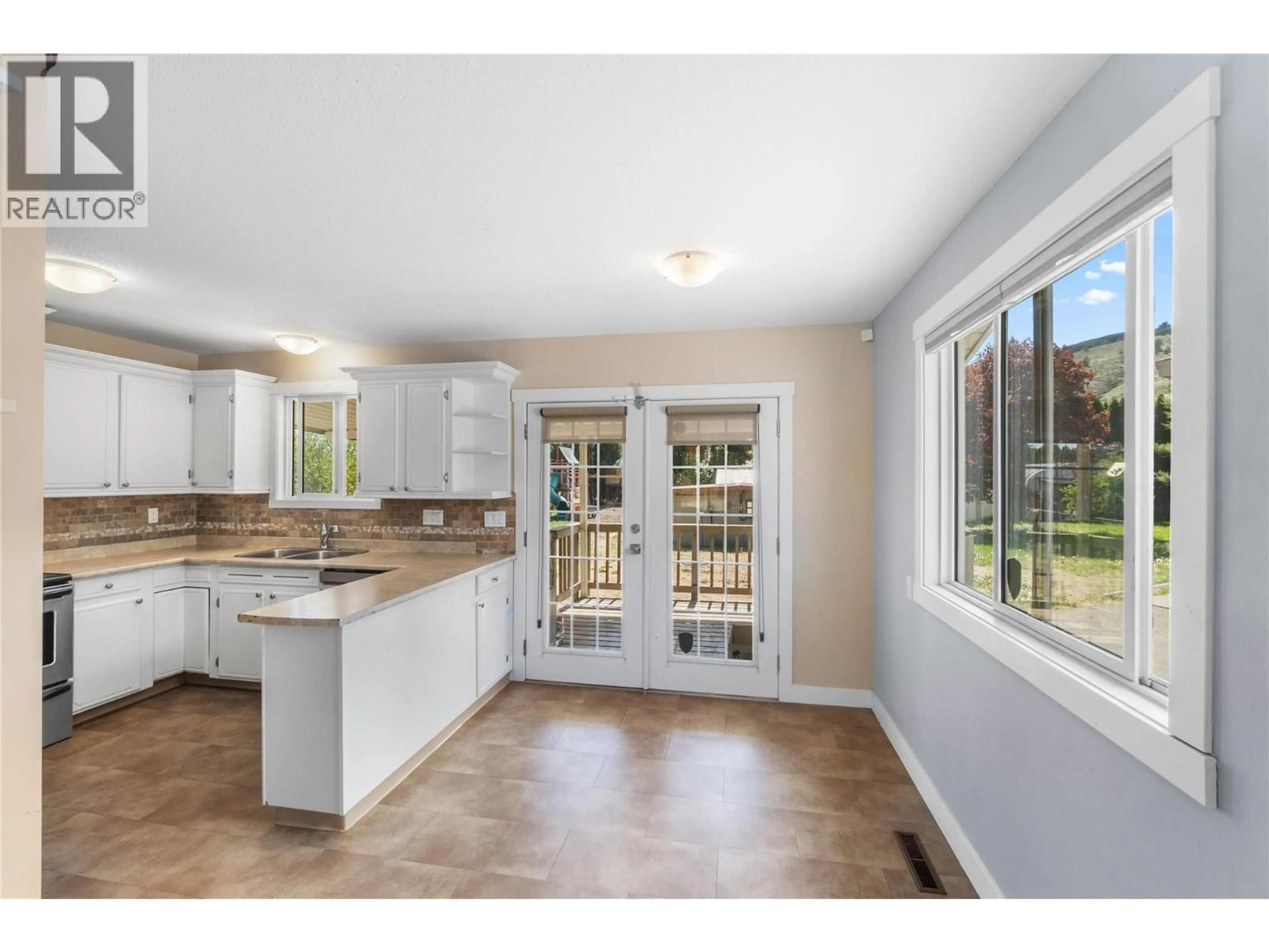 Open concept kitchen, unknown for 791 FRANKLIN ROAD, Kamloops British Columbia V2B6G7
