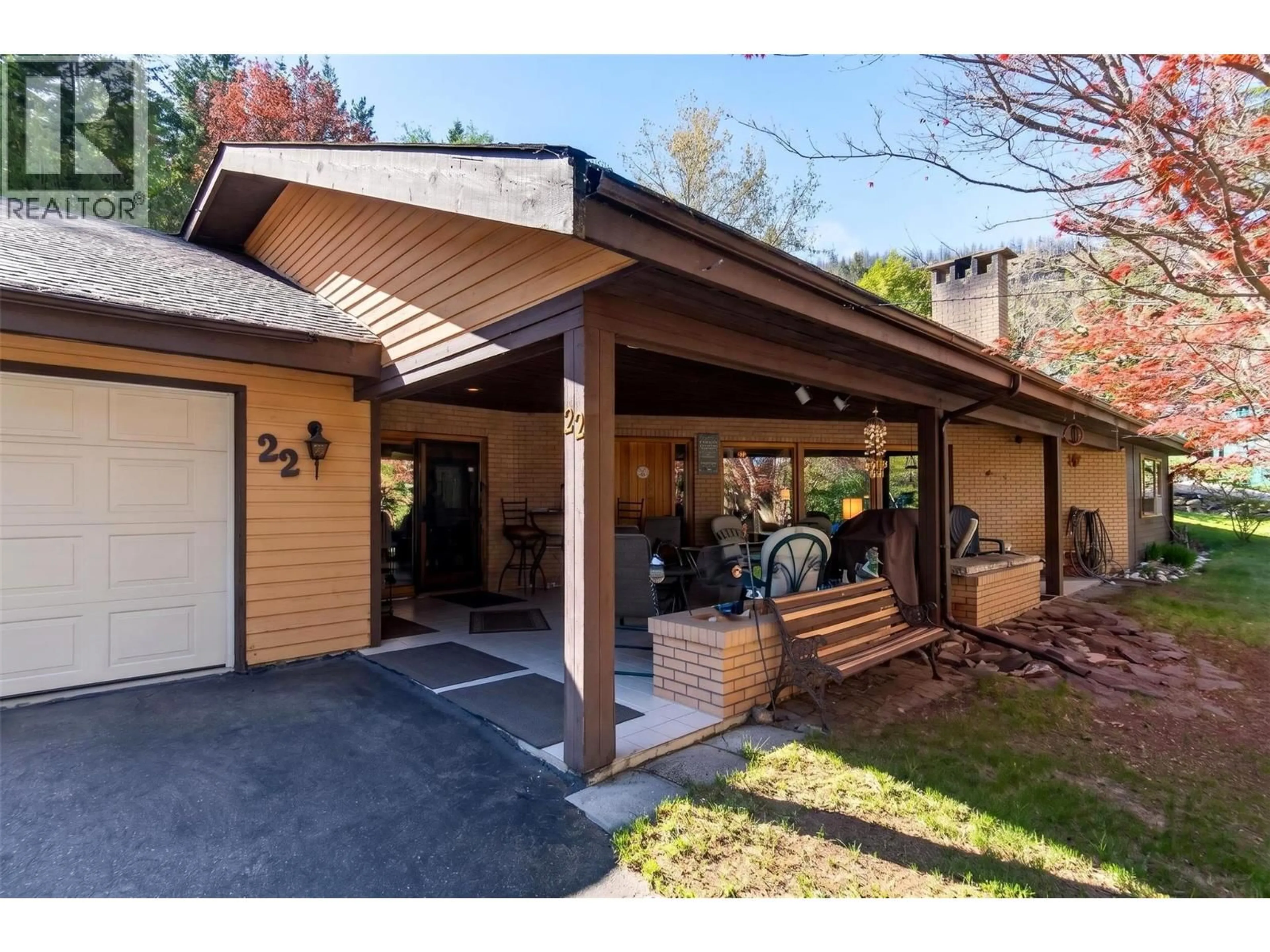 Indoor garage for 22 - 4498 SQUILAX-ANGLEMONT ROAD, Scotch Creek British Columbia V0E1M5