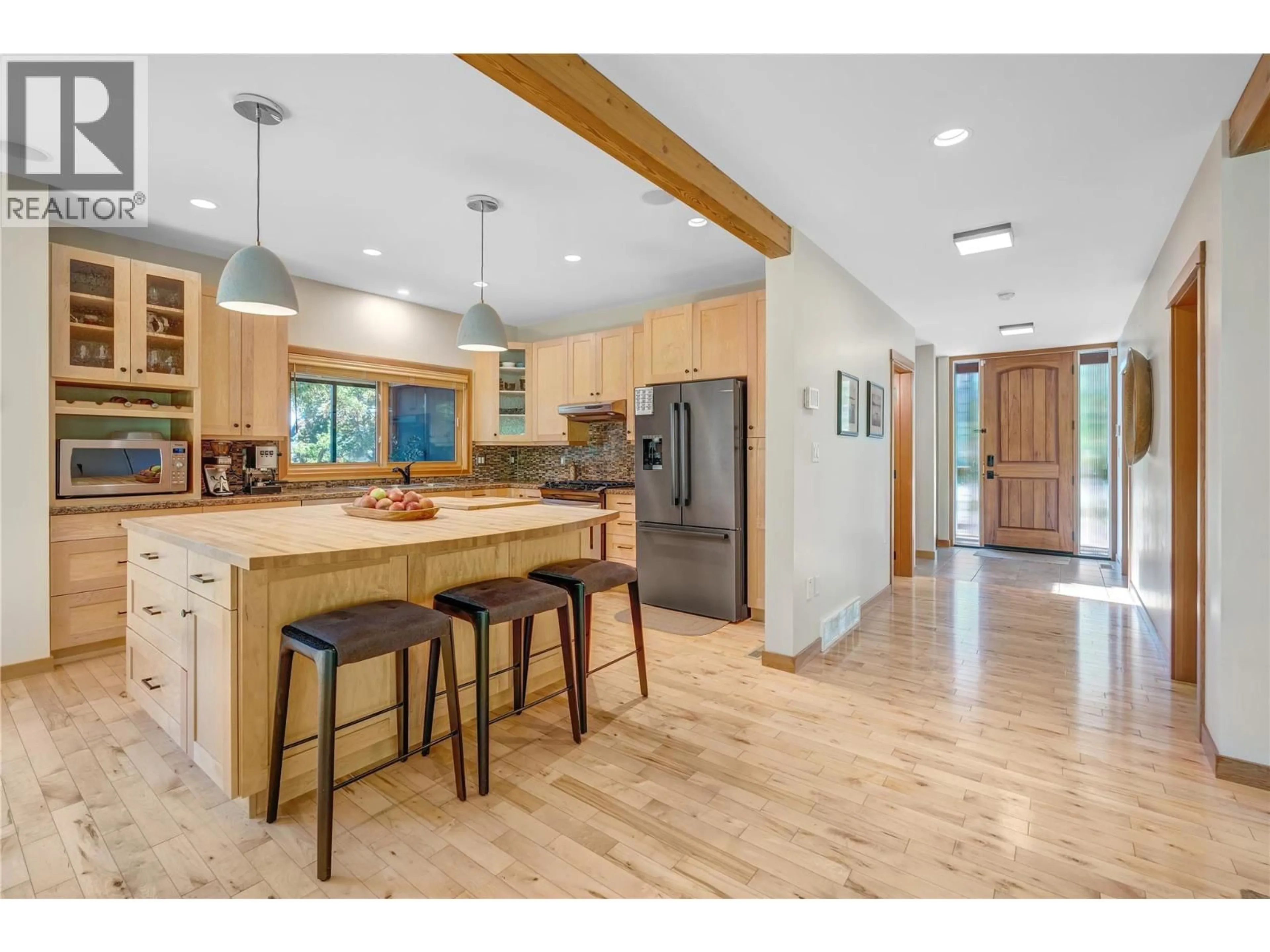 Open concept kitchen, unknown for 1702 THORNBER STREET, Summerland British Columbia V0H1Z9