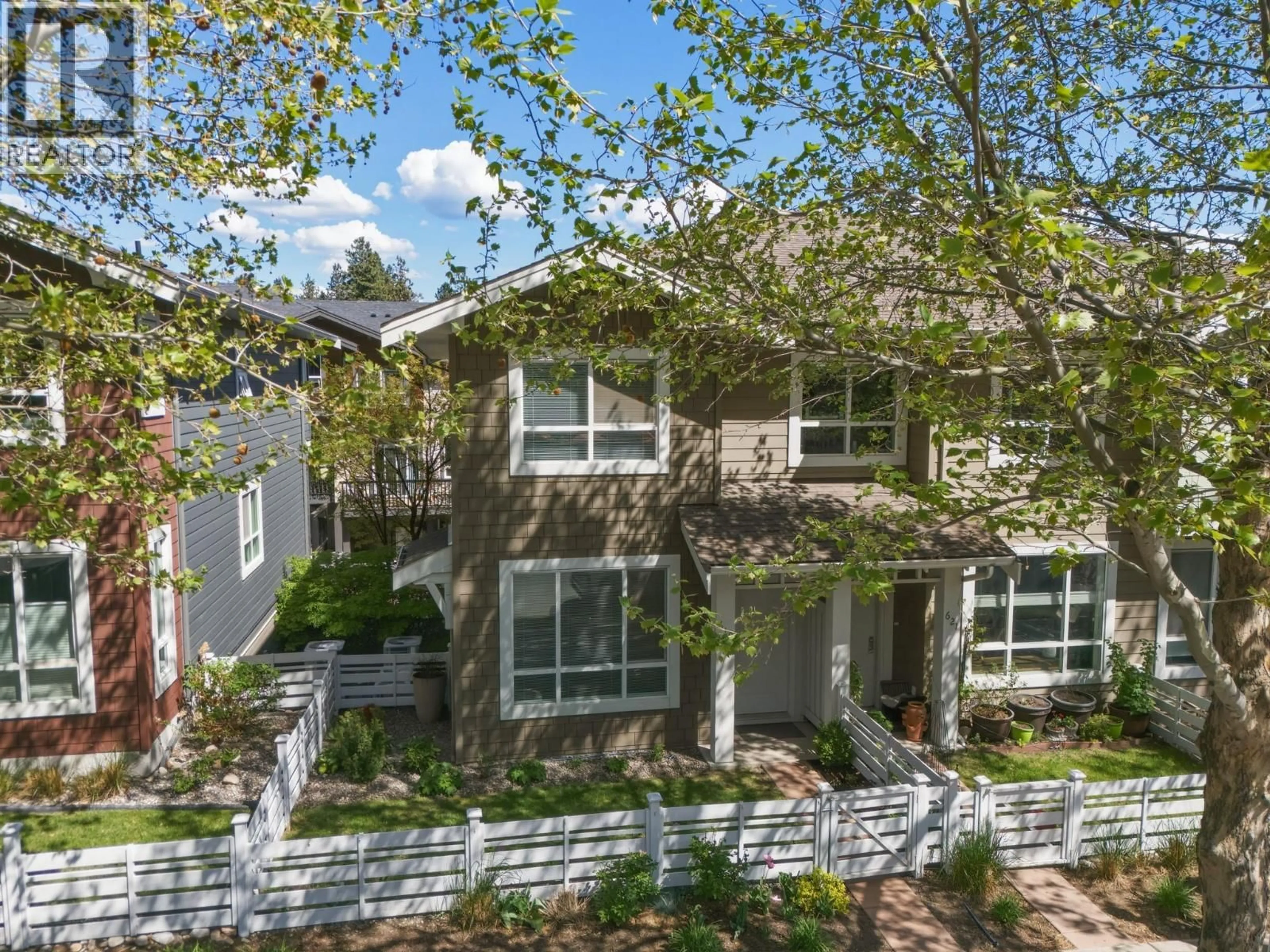 A pic from outside/outdoor area/front of a property/back of a property/a pic from drone, street for 619 BOYNTON PLACE, Kelowna British Columbia V1V3B5