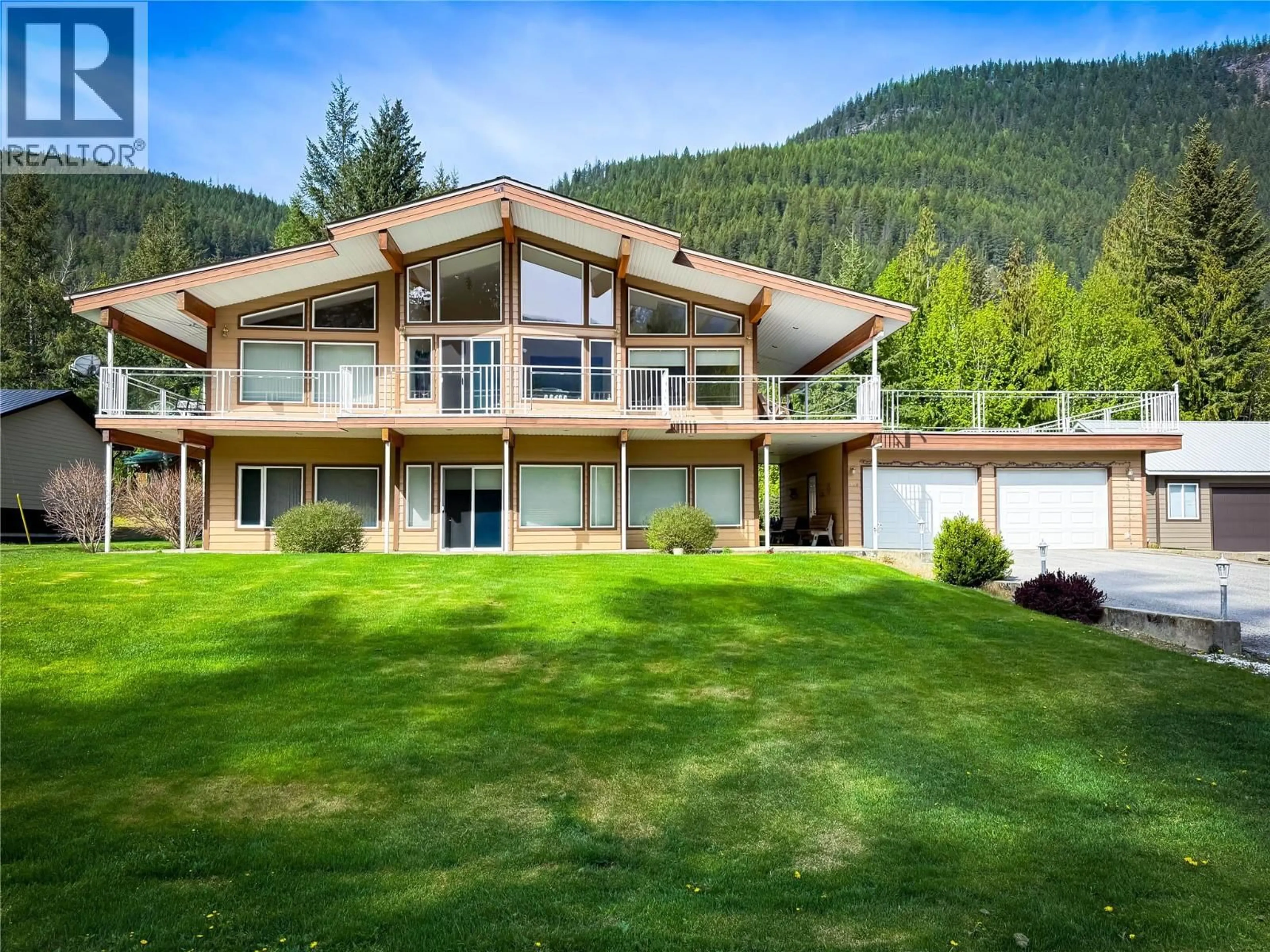 Home with vinyl exterior material, mountain view for 309 KOOTENAY STREET, Lardeau British Columbia V0G1M0
