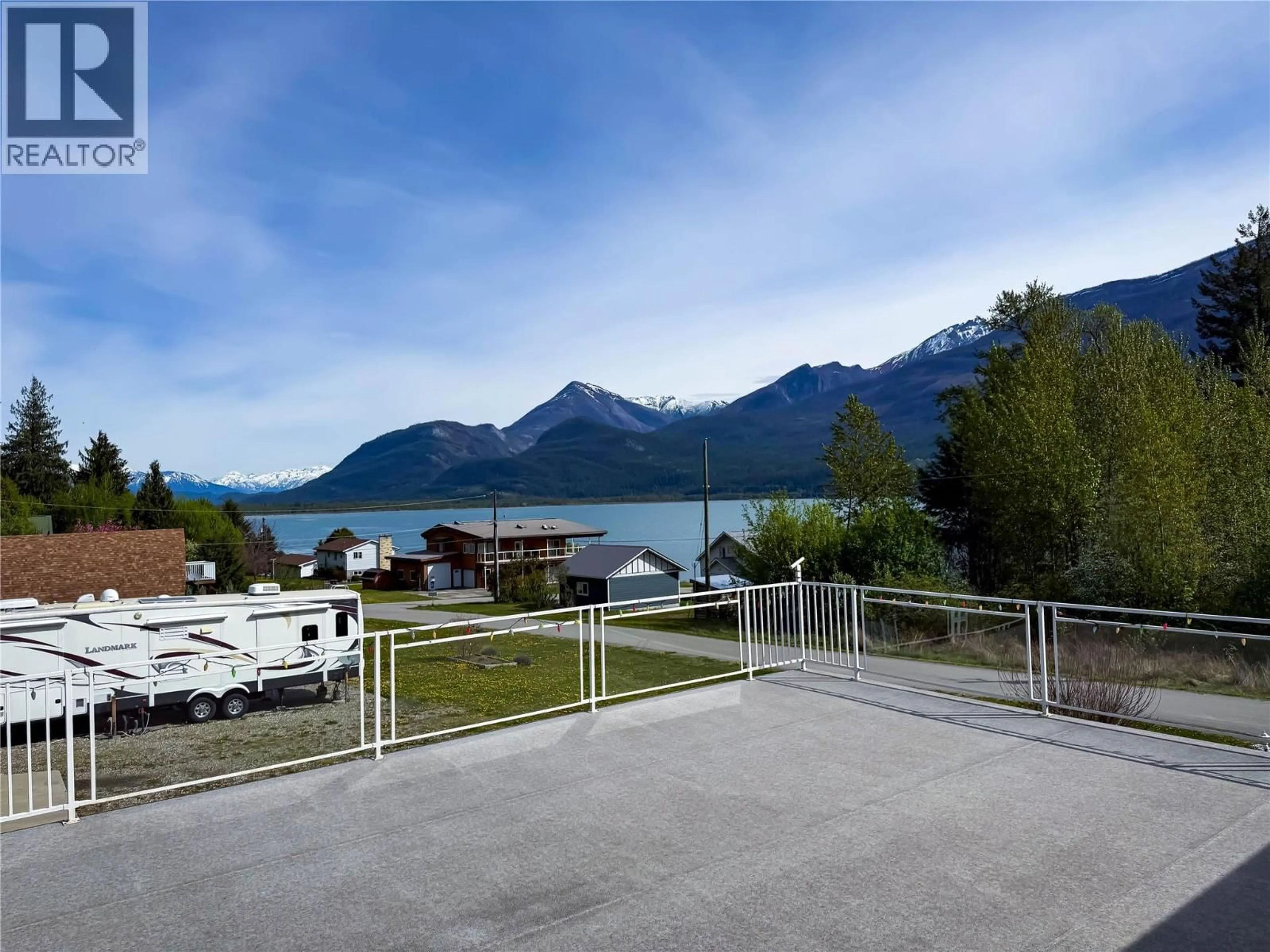 A pic from outside/outdoor area/front of a property/back of a property/a pic from drone, water/lake/river/ocean view for 309 KOOTENAY STREET, Lardeau British Columbia V0G1M0