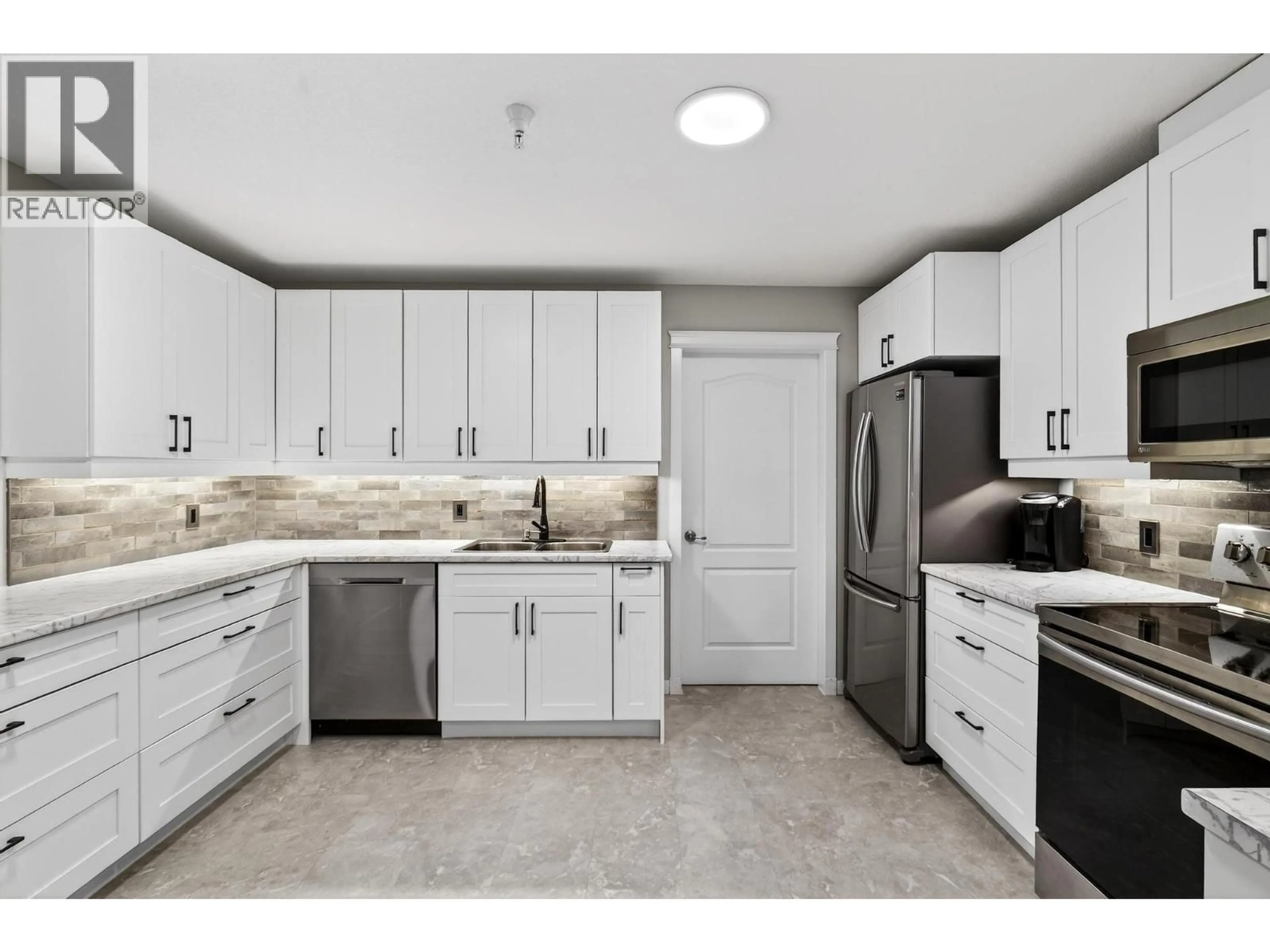 Standard kitchen, ceramic/tile floor for 108 - 305 WHITMAN ROAD, Kelowna British Columbia V1V2P3