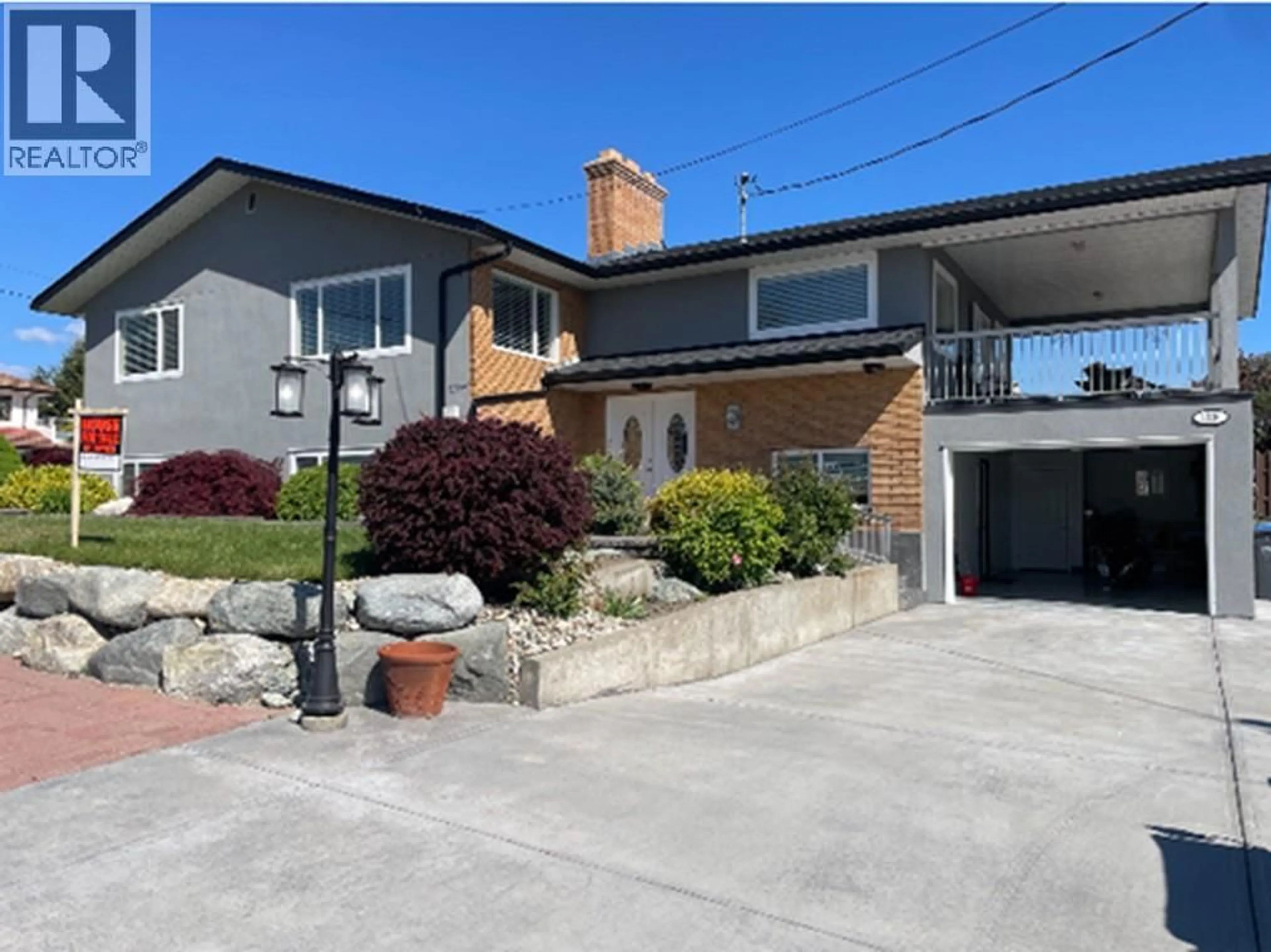 A pic from outside/outdoor area/front of a property/back of a property/a pic from drone, street for 9106 HUMMINGBIRD LANE, Osoyoos British Columbia V0H1V5