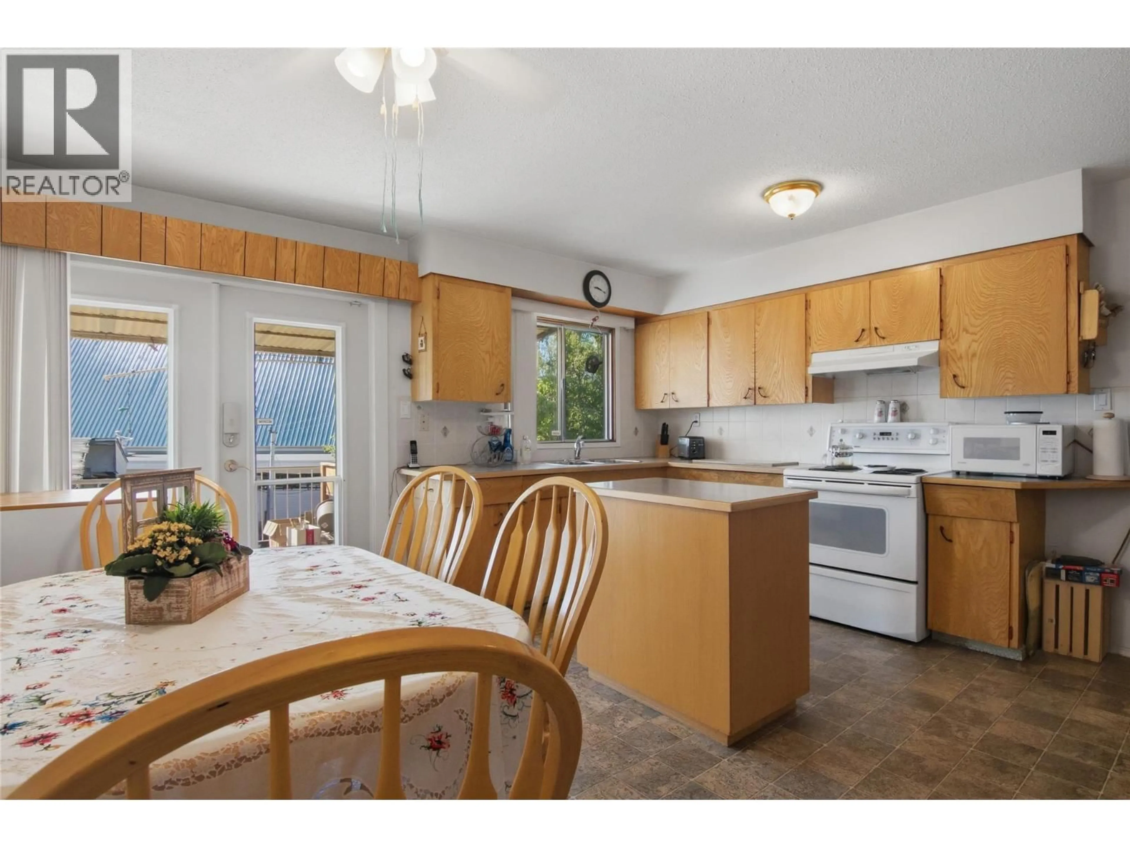 Standard kitchen, unknown for 236 SPRUCE AVENUE, Kamloops British Columbia V2B1J1