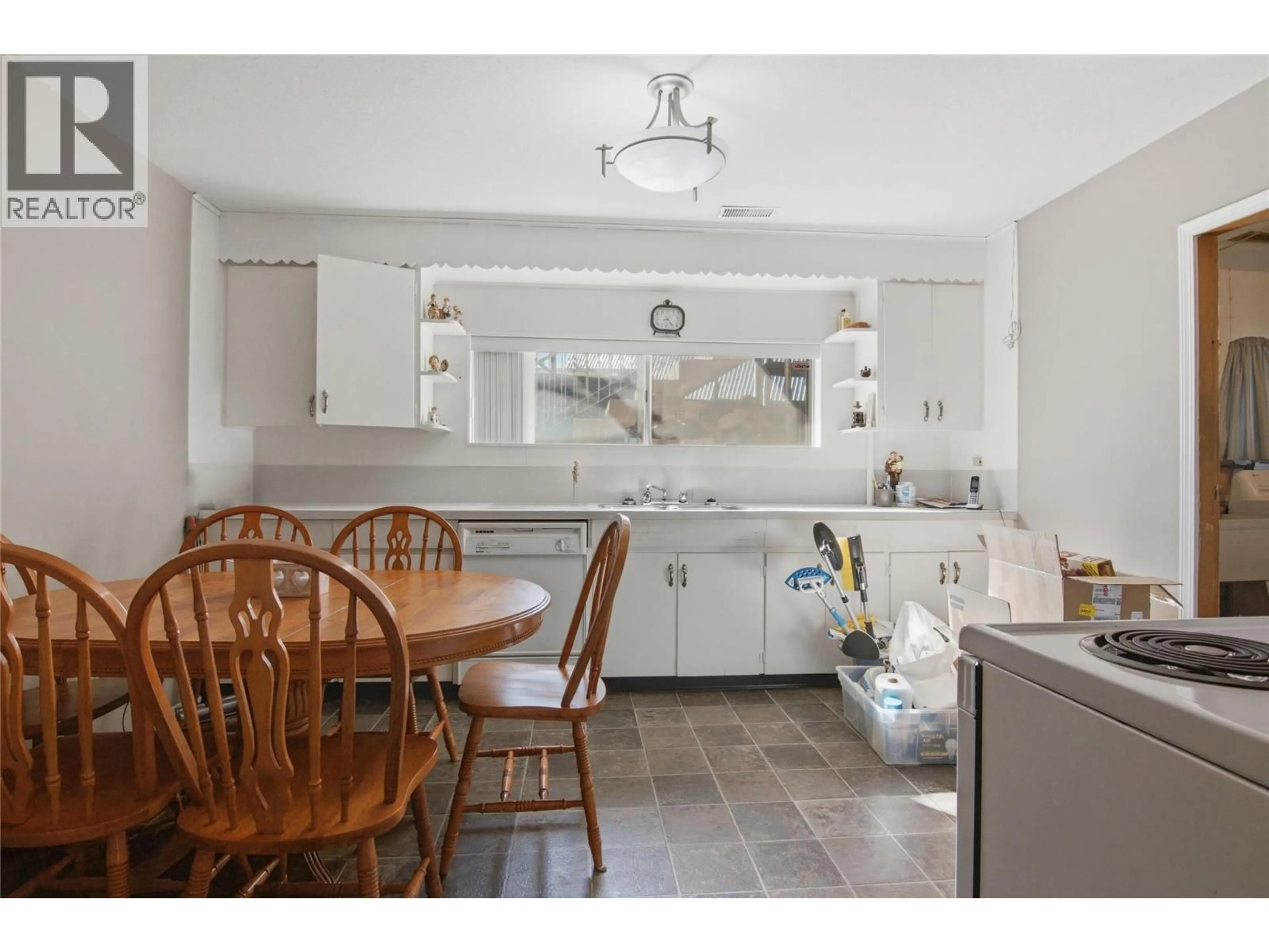 Open concept kitchen, ceramic/tile floor for 236 SPRUCE AVENUE, Kamloops British Columbia V2B1J1