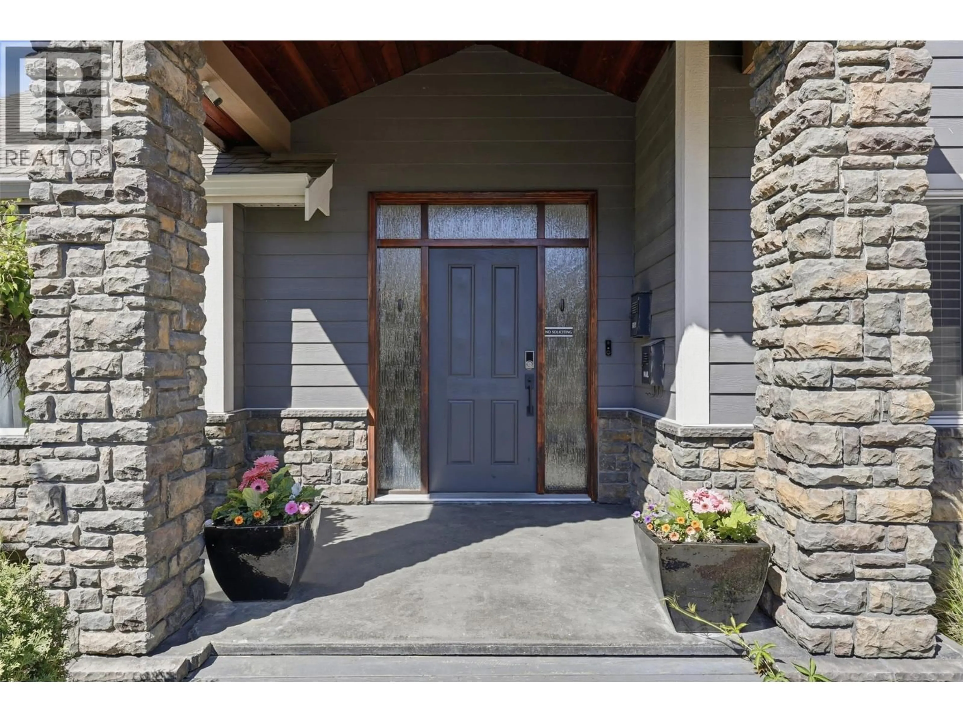Indoor entryway for 3150 BANK ROAD, Kamloops British Columbia V2B6Z5