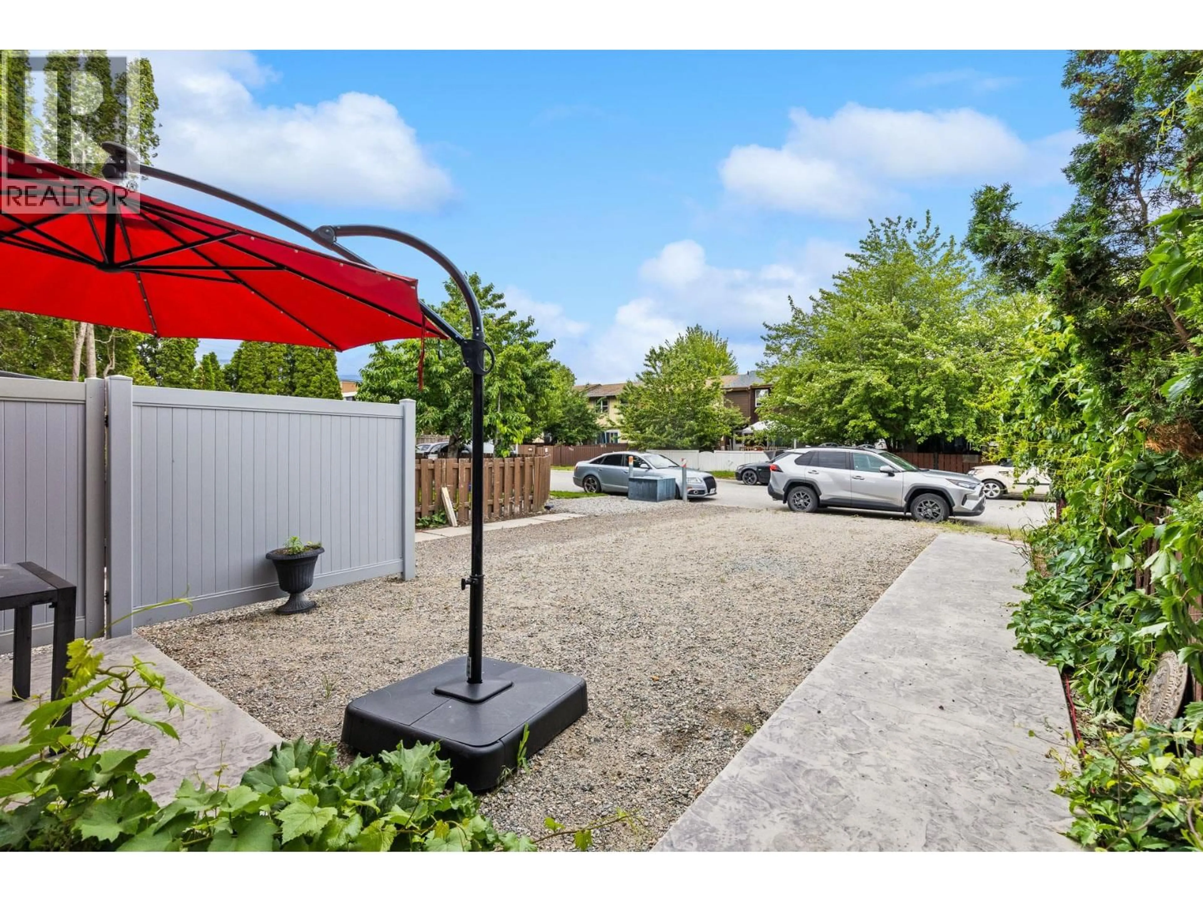 Patio, street for 737 FAIRWAY AVENUE, Penticton British Columbia V2A6M3